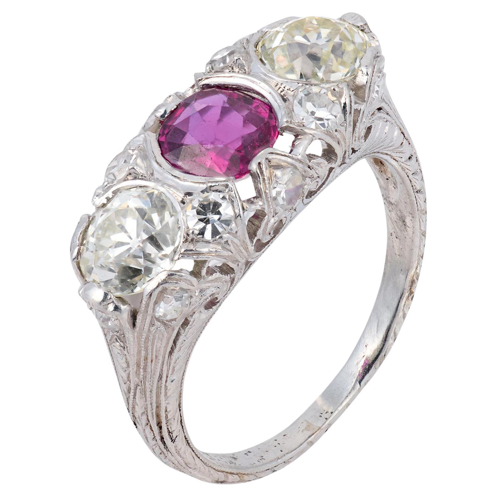 Art Deco ruby diamond platinum 3 stone filigree ring en venta
