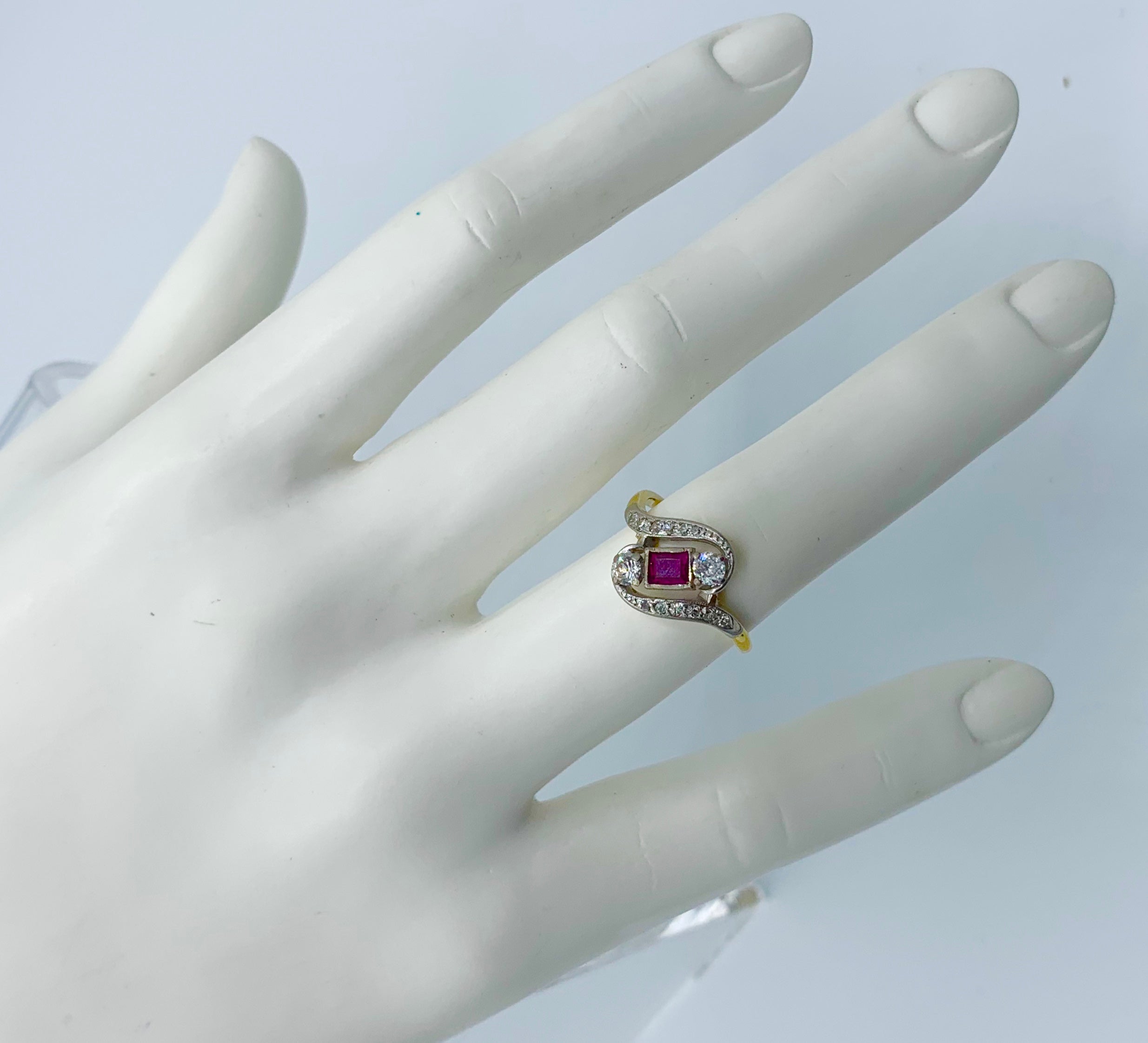 Art déco Art Deco Ruby Diamond Ring 14K Gold Antique Wedding Engagement Stacking Ring en vente
