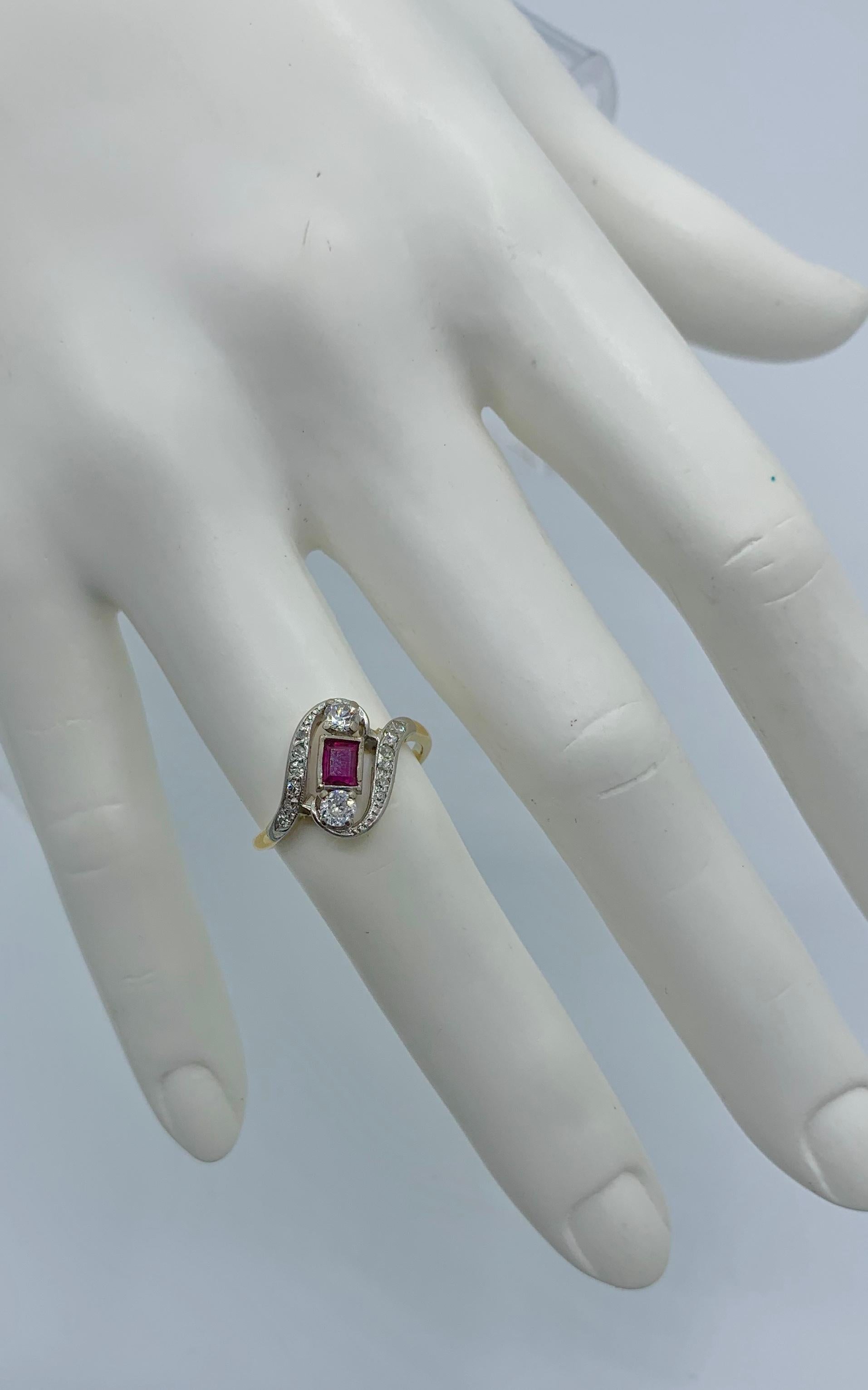Art Deco Ruby Diamond Ring 14K Gold Antique Wedding Engagement Stacking Ring Bon état - En vente à New York, NY