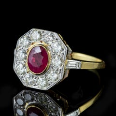 Art Deco Ruby Diamond Ring 18 Carat Gold 0.65 Carat Ruby, circa 1930