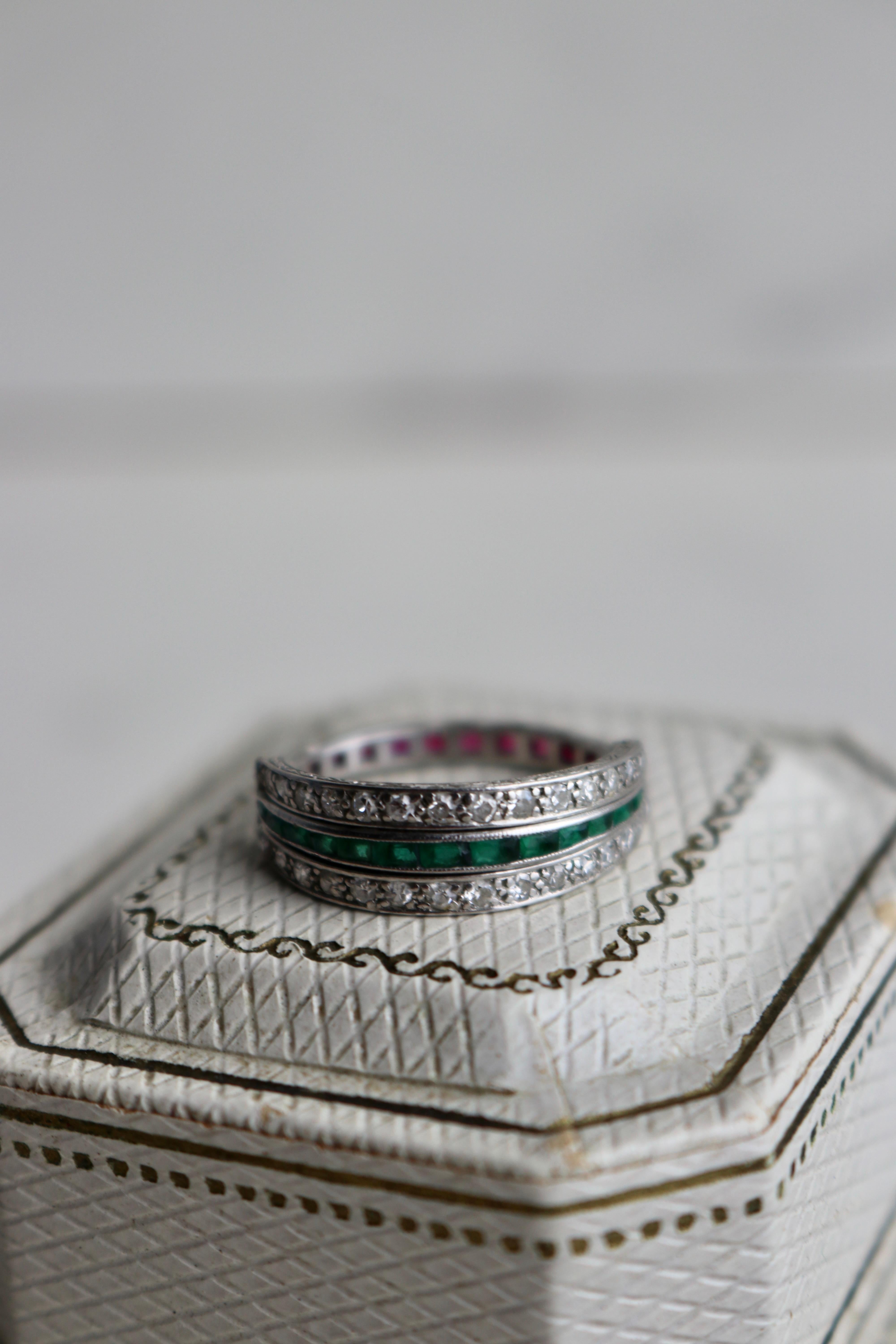 Platin- Flip-Ring mit Rubin, Smaragd und Diamant im Art déco-Stil 1