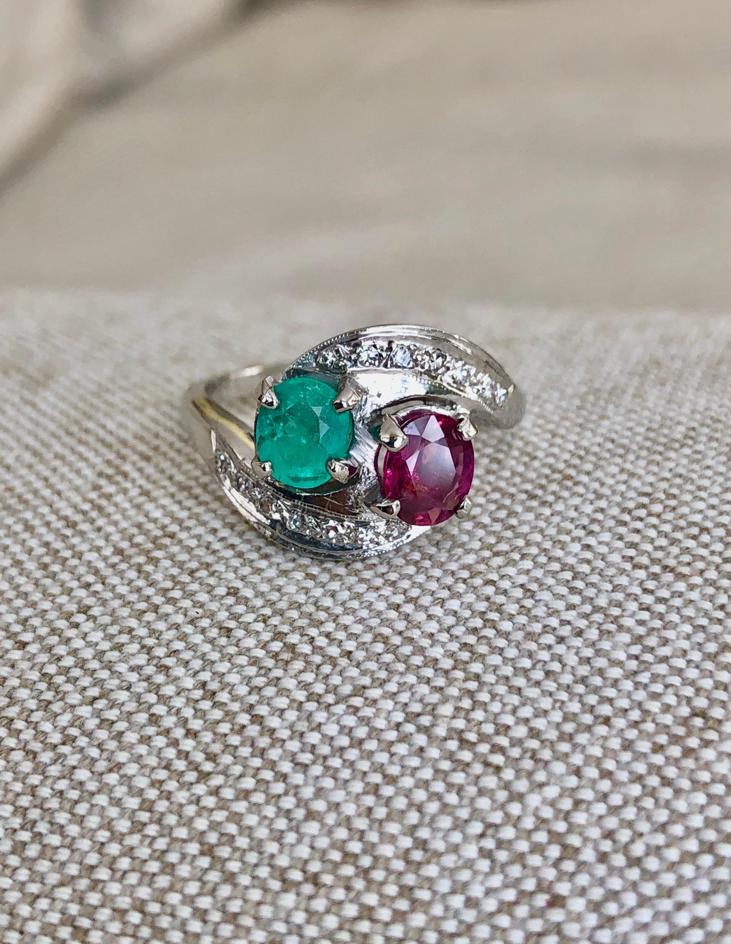 Art Deco Toi et Moi Ruby Emerald Diamond Platinum Ring 2