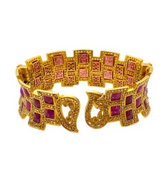 Coomi Bracelet manchette en or jaune 20 carats avec mosaïque de rubis de style Art déco
