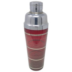 Rubinroter Art-Déco-Cocktailshaker mit Silberbändern und Chromdeckel