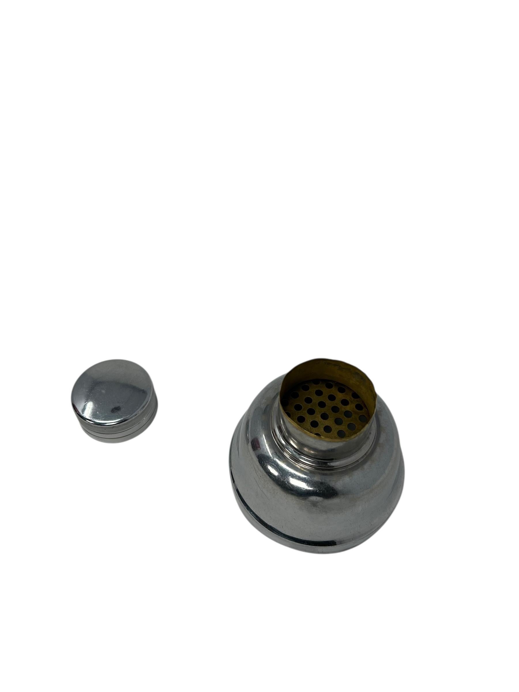 Shakers à cocktail Art déco rouge rubis avec revêtement en argent en vente 4