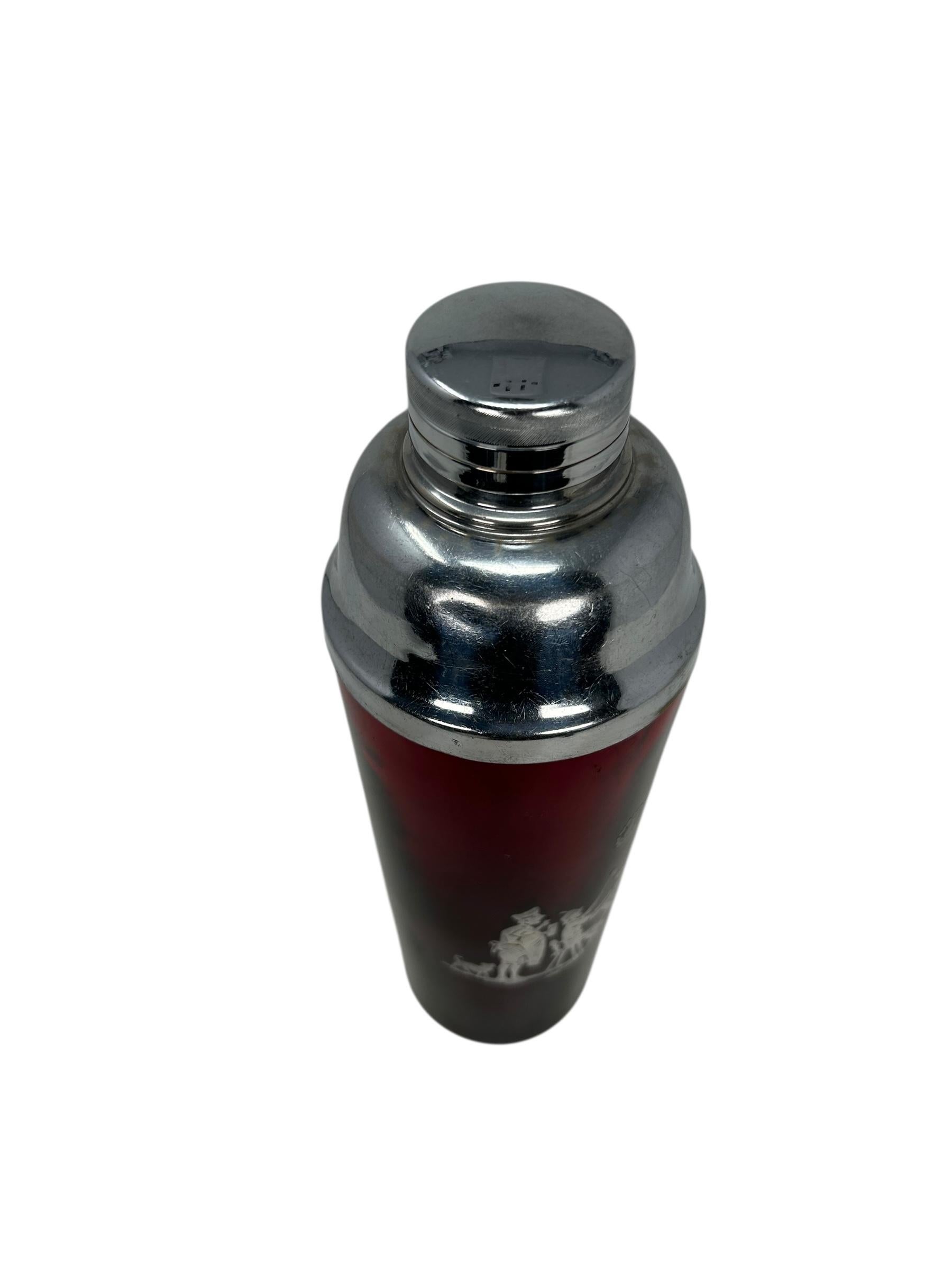 Milieu du XXe siècle Shakers à cocktail Art déco rouge rubis avec revêtement en argent en vente