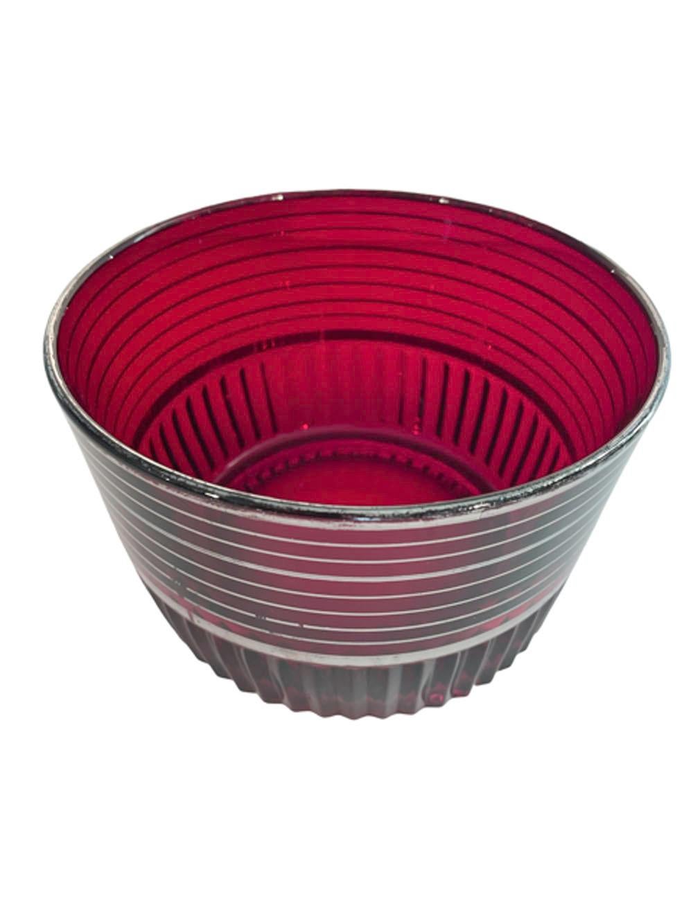 Verre Seau à glace Art Déco rouge rubis à motif « Glaces » de Paden City Glass avec bandes en argent en vente