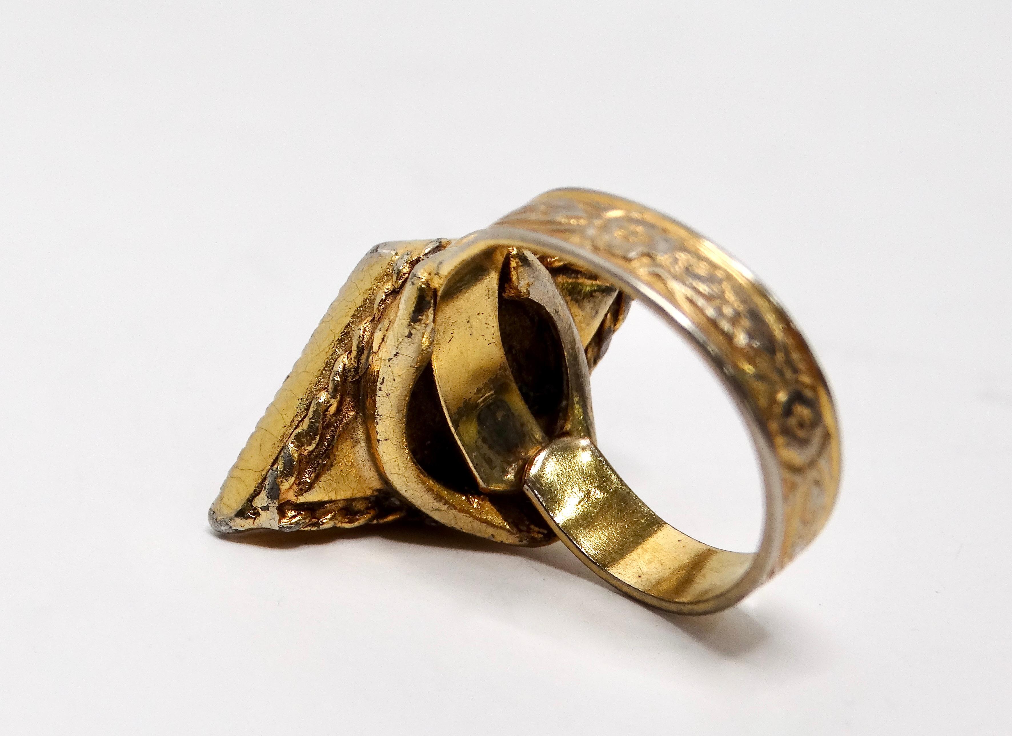 Art Deco Ruby-Toned 14k Gold Plated Carved Detail Cocktail Ring In Fair Condition For Sale In Scottsdale, AZ