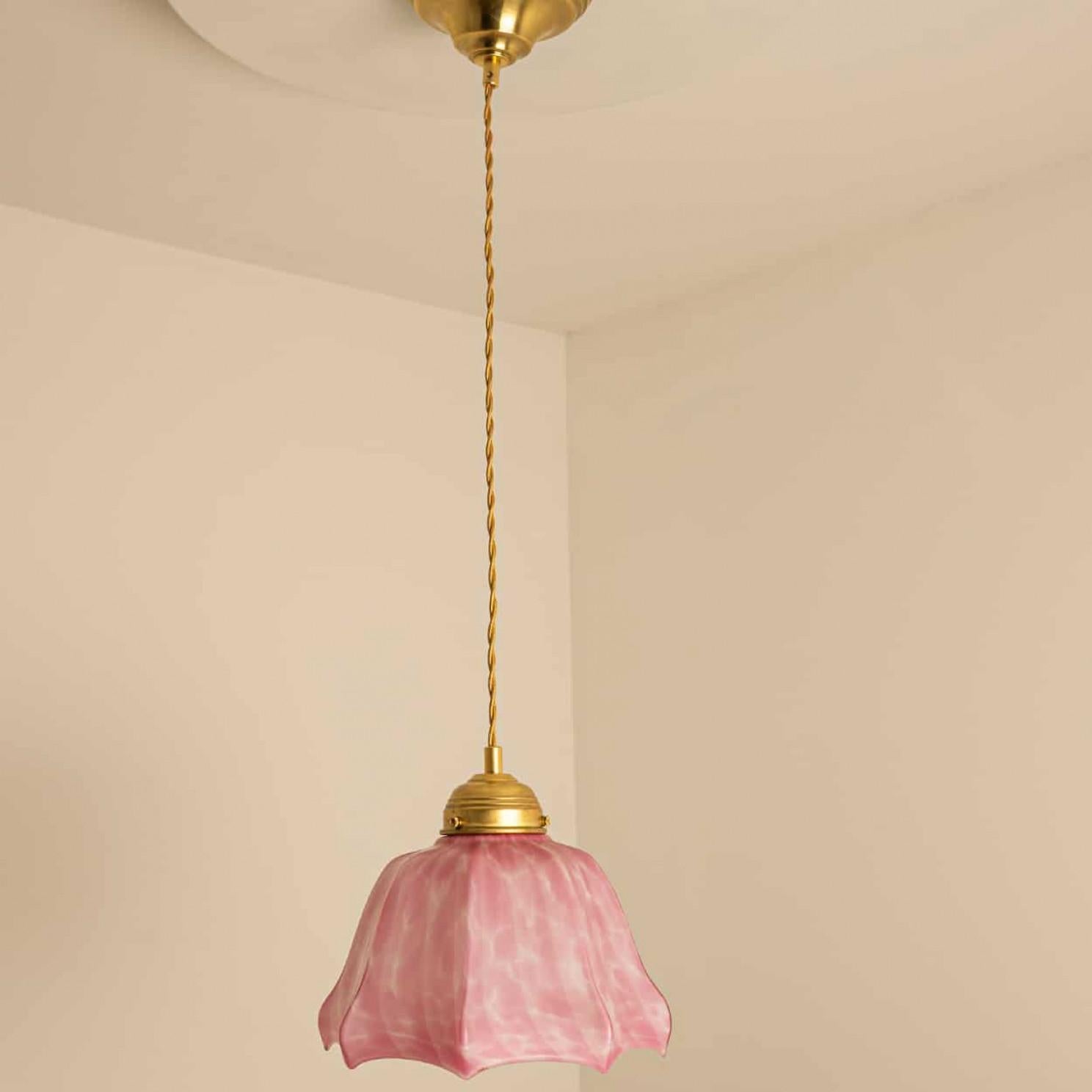 Late 20th Century Art Deco Ruffled Murano Hand Blown Glass Pendant Pink Marbled, 1970 For Sale