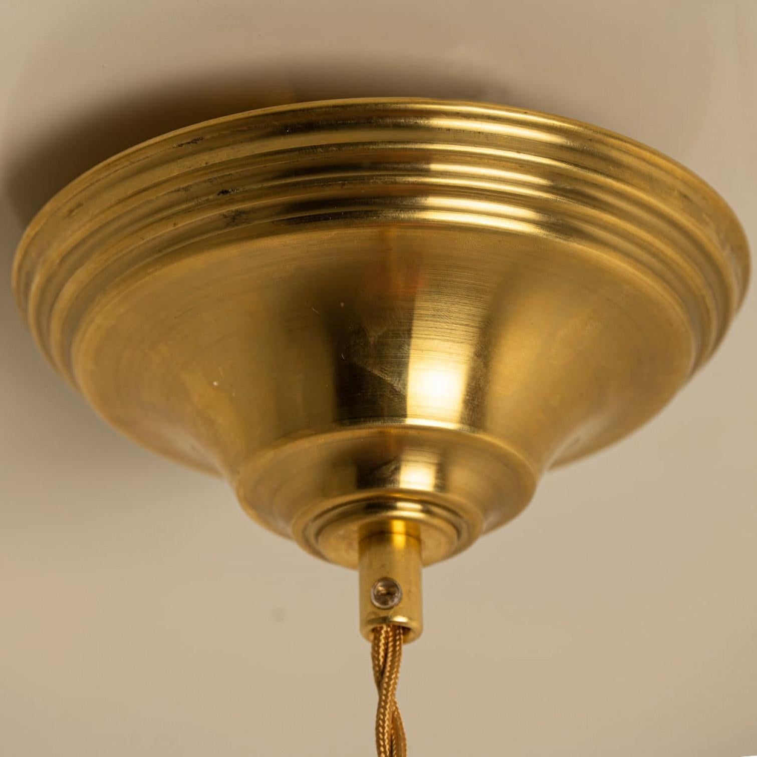 Art Deco geraffte Murano mundgeblasenes Glas Anhänger rosa marmoriert, 1970 im Angebot 1