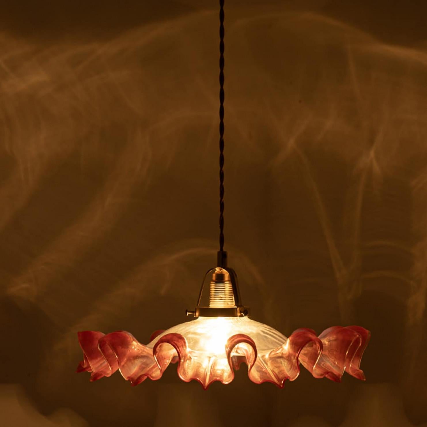 Fine XX secolo Ciondolo in vetro soffiato a mano di Murano Art Deco increspato Rosa trasparente, 1970