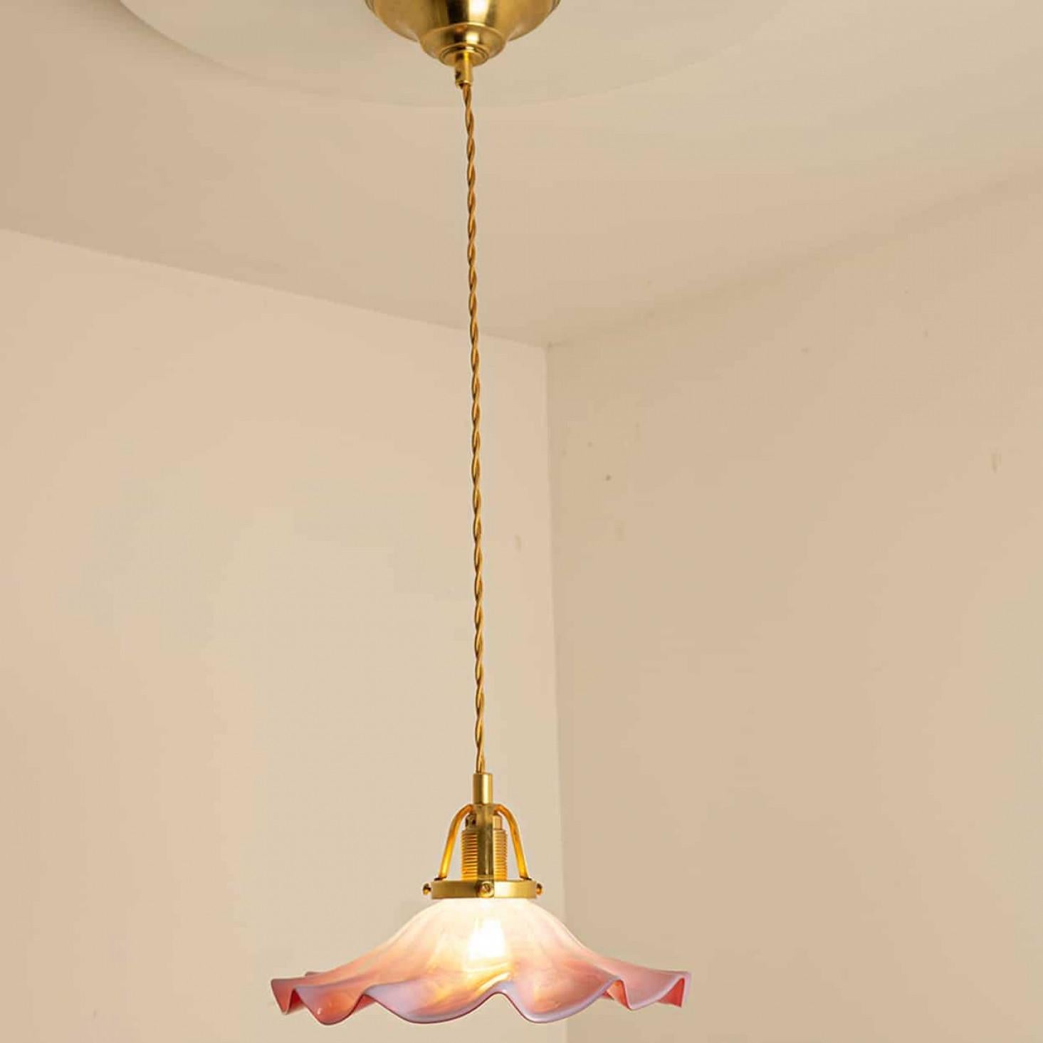 Art Deco geraffter Anhänger aus mundgeblasenem Murano-Glas Waved Pink, 1970 im Angebot 2