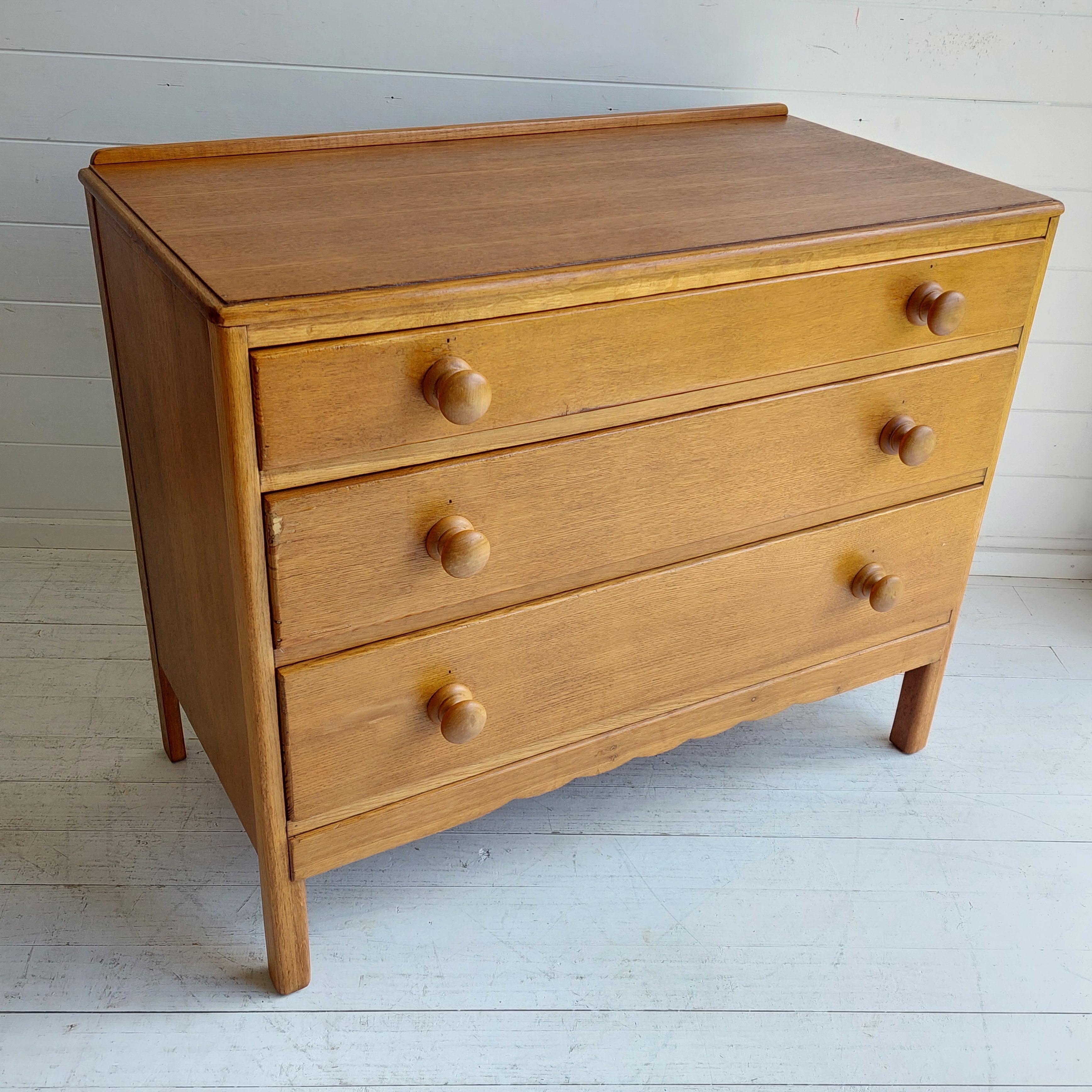 Mid-20th Century Art Deco Rustic Vintage ‘Utility’ Oak Chest of Drawers from Heals, 1940s