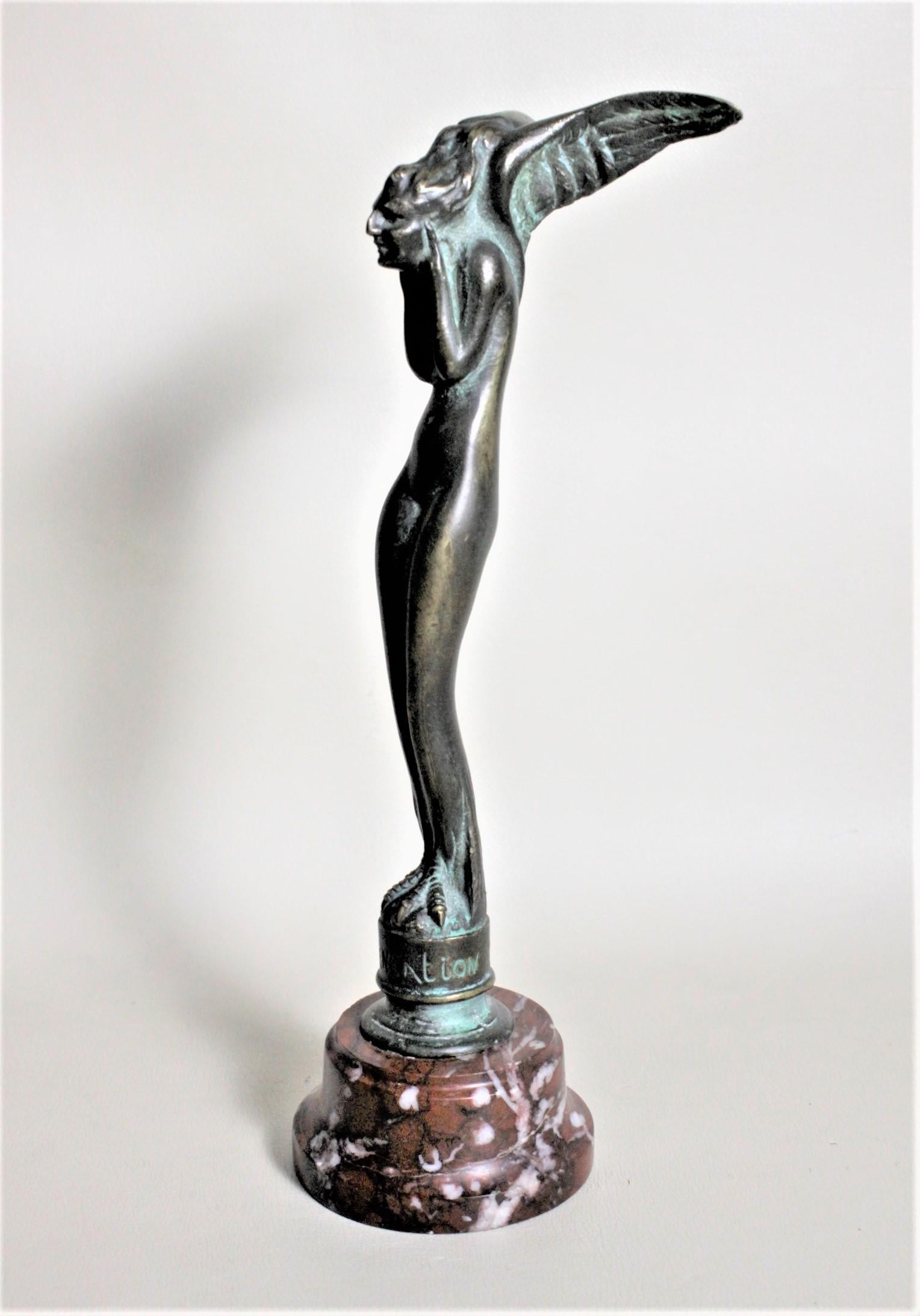 20ième siècle Sculpture en bronze Art Déco S. Zelikson d'une femme nue ailée « La Tentation » en vente