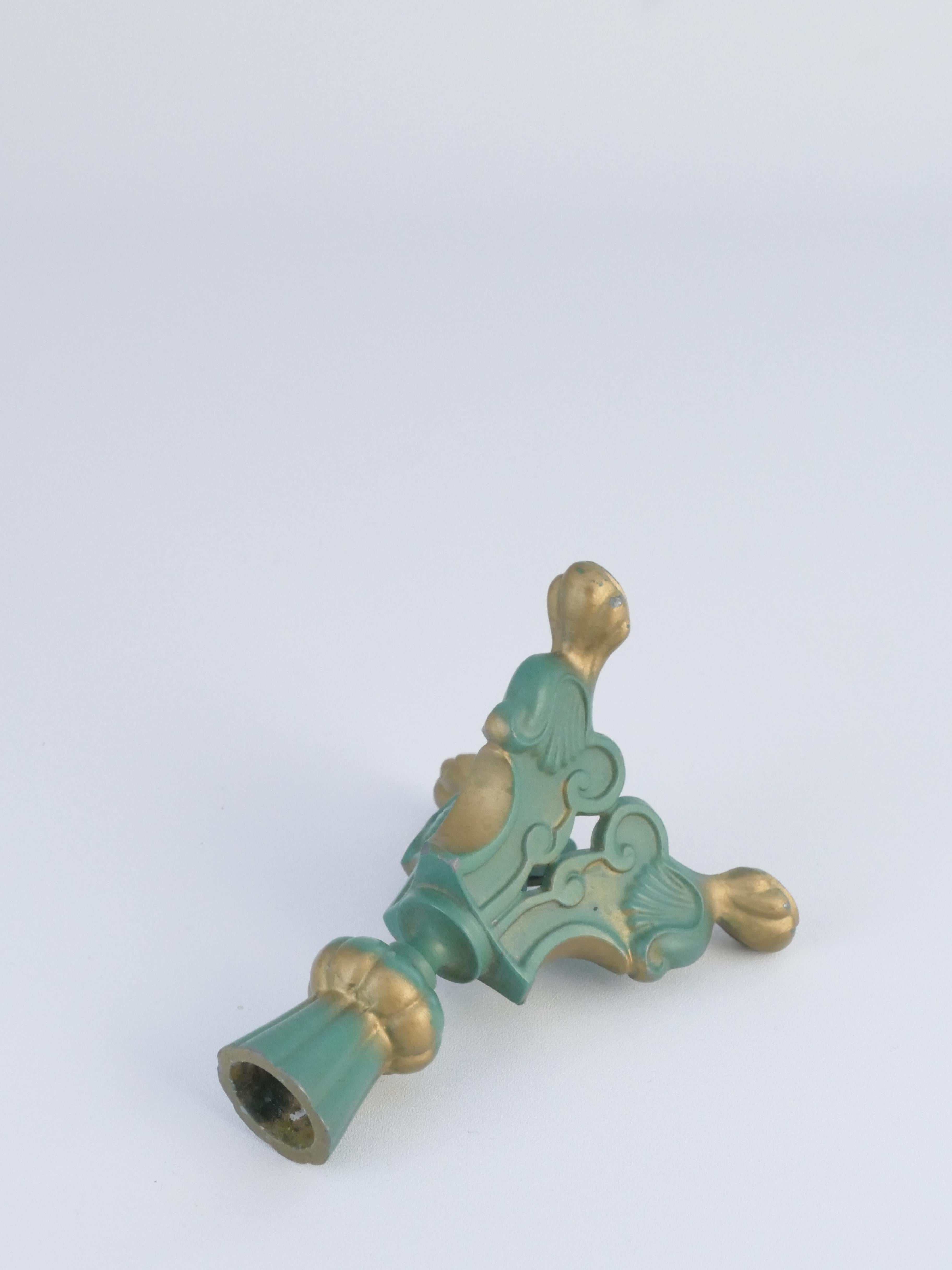 Candelero Art Déco de metal verde salvia, Stjärnmetall, Suecia Década de 1940 Cinc en venta