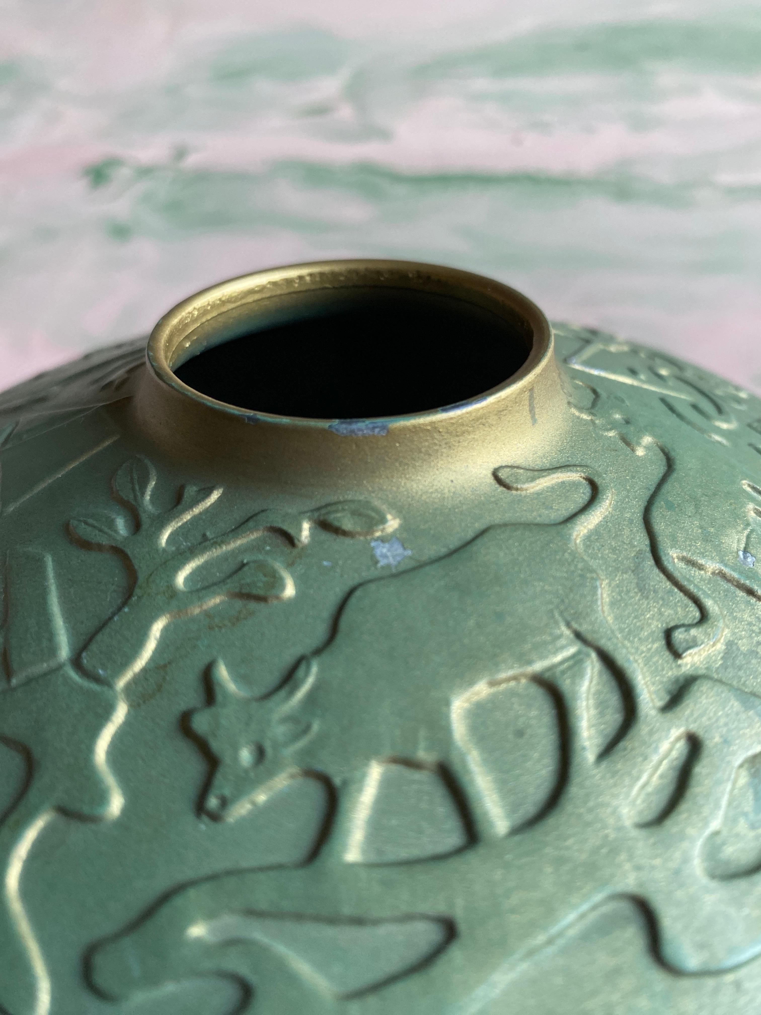 Vaso in metallo Art Deco Greene & Greene Attribuito a Sonja Katzin, Stjärnmetall, anni '40 in vendita 4