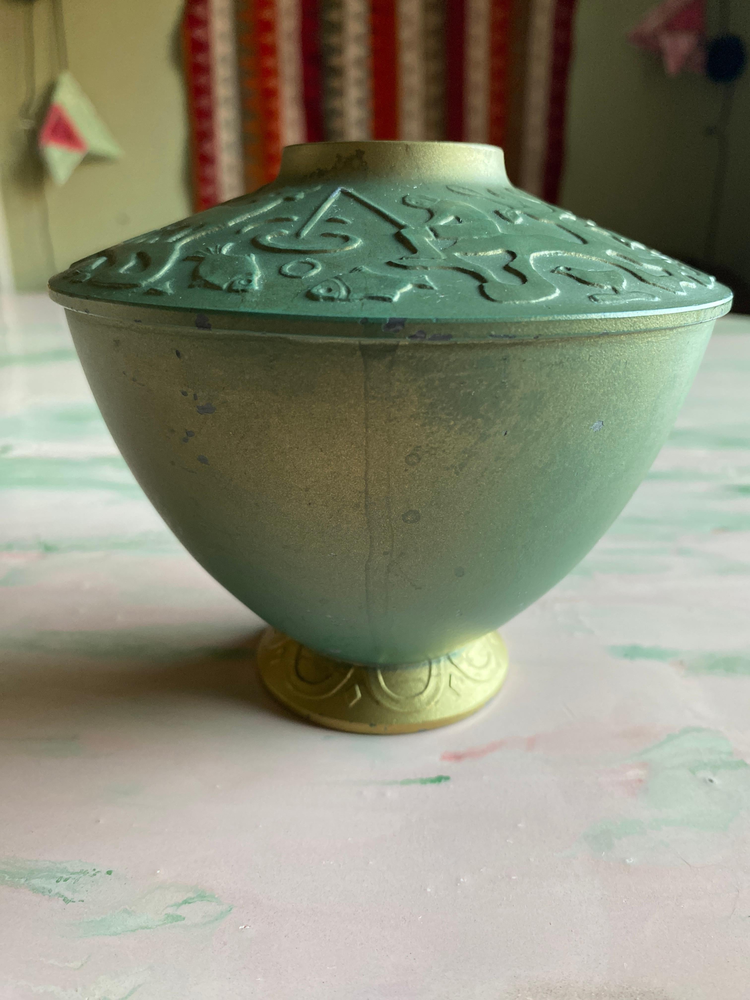Vaso in metallo Art Deco Greene & Greene Attribuito a Sonja Katzin, Stjärnmetall, anni '40 in vendita 8