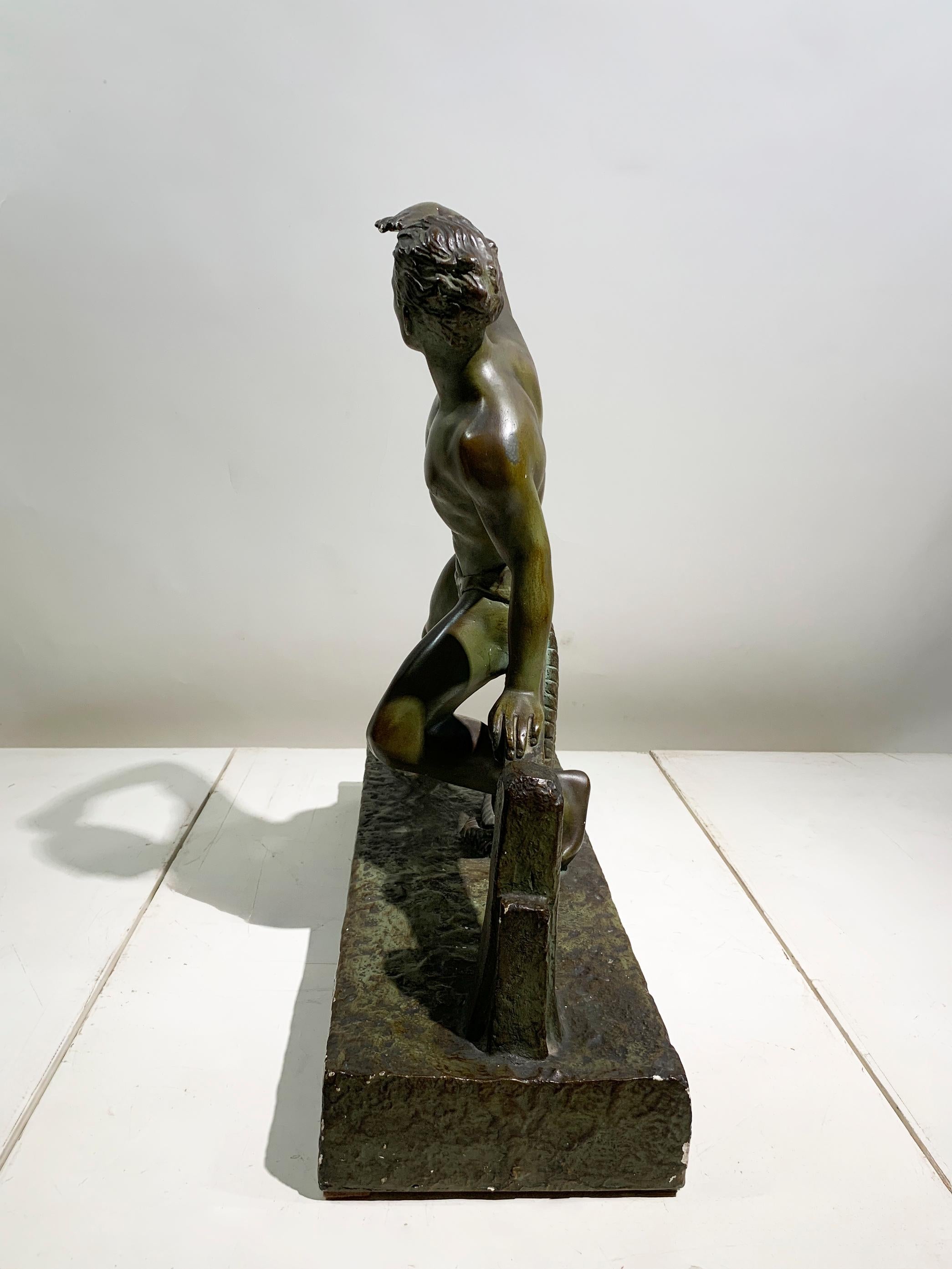 Sculpture Art Déco en bronze patiné signée 