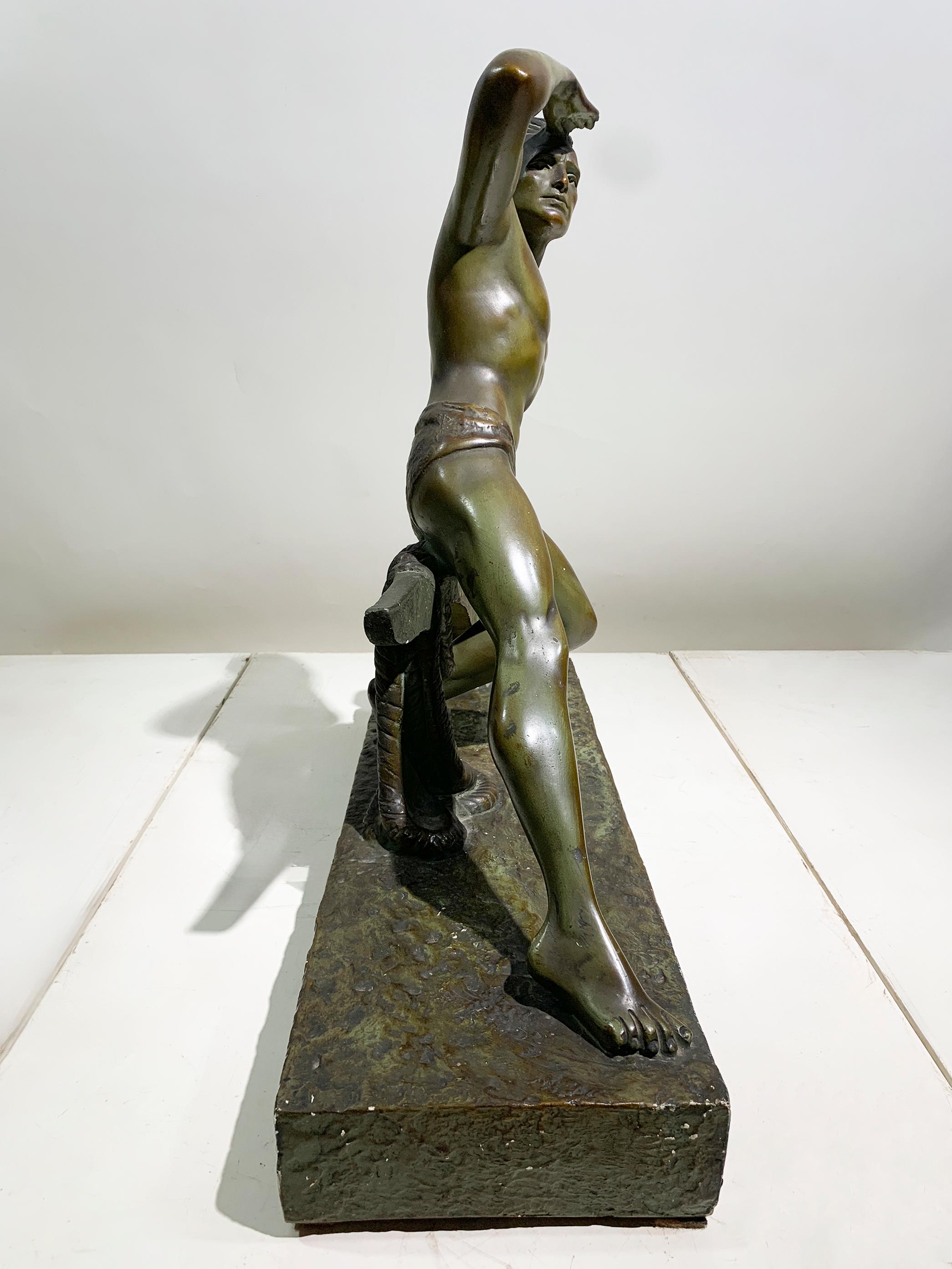 Sculpture Art Déco en bronze patiné signée 