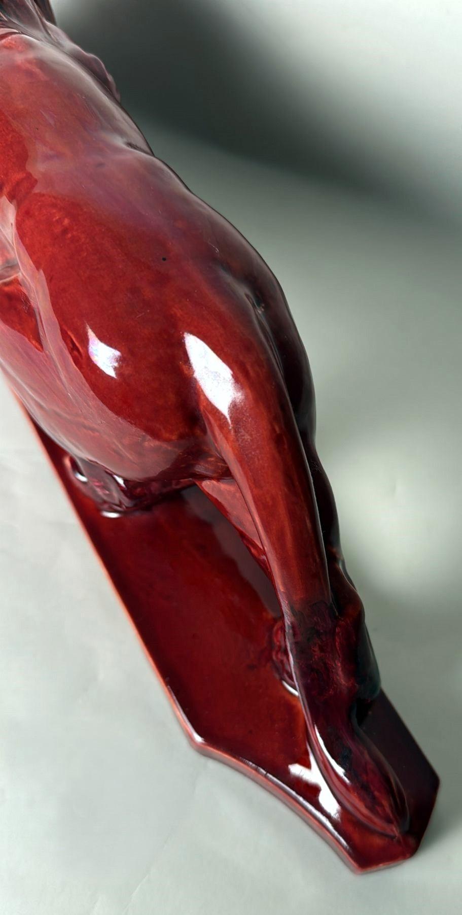 León francés de cerámica esmaltada roja Art Déco Saint Clément en venta 4