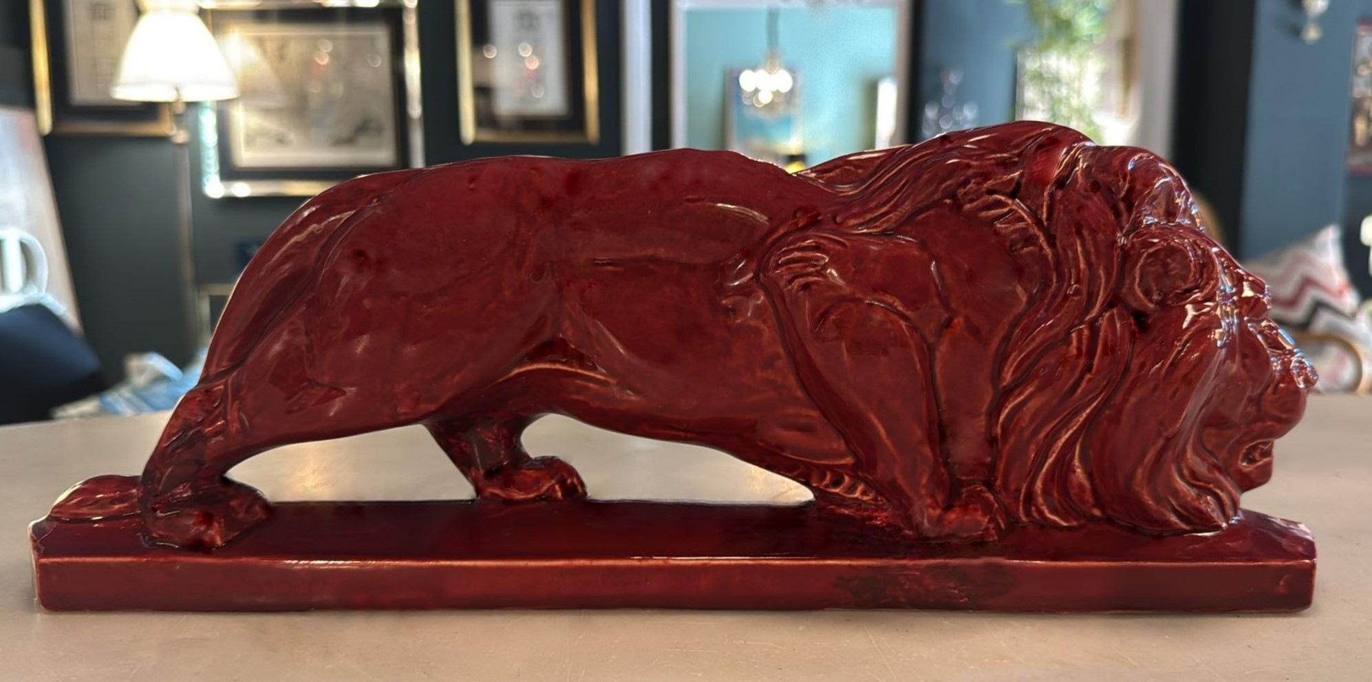 León francés de cerámica esmaltada roja Art Déco Saint Clément en venta 11
