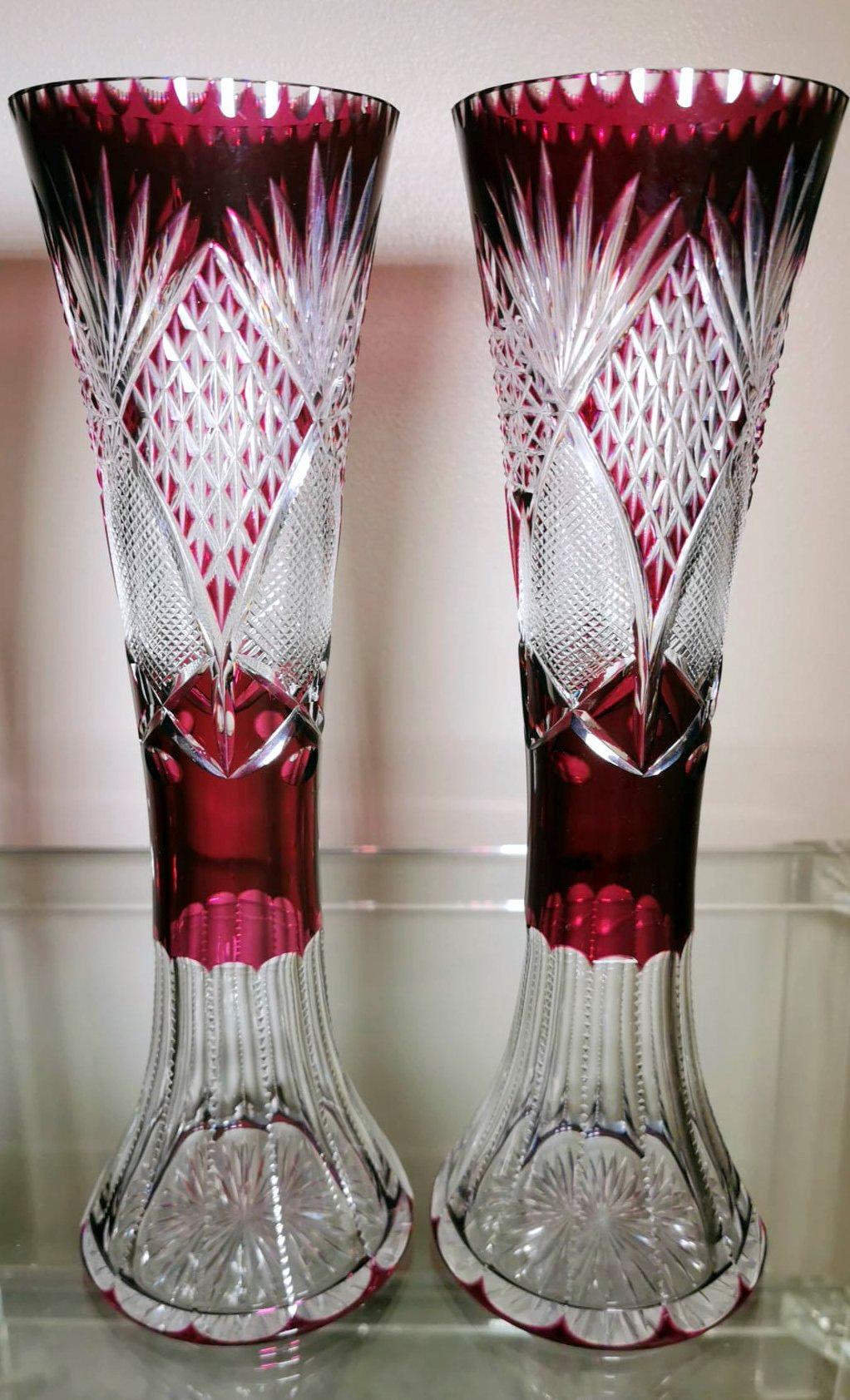 Hand-Crafted Art Deco Saint Louis Style Pair of French Cut and Grinded Lead Crystal Vases For Sale