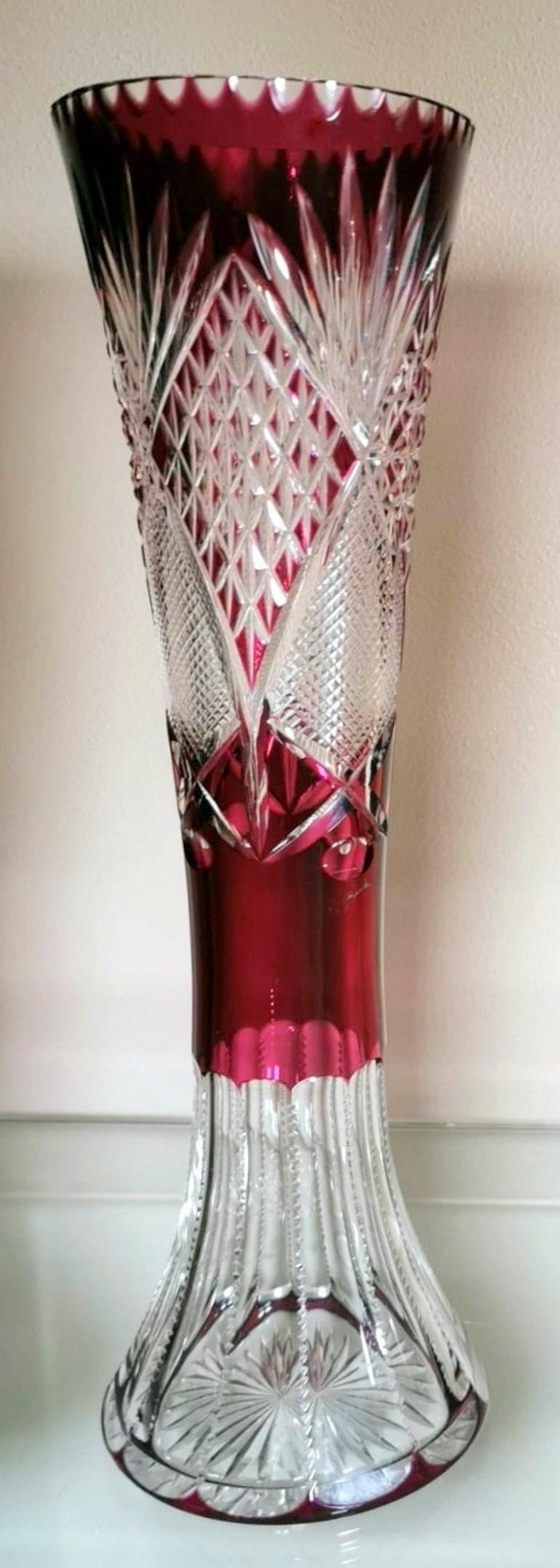 Art Deco Saint Louis Style Pair of French Cut and Grinded Lead Crystal Vases In Good Condition For Sale In Prato, Tuscany