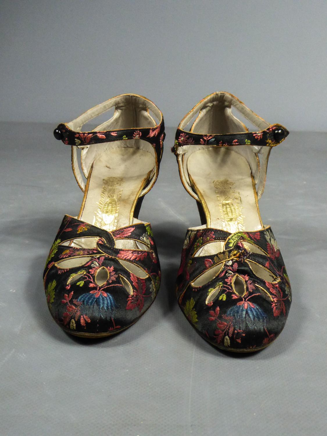 Circa 1915/1920
France

A Collecting Pair of Salomé or pumps for ball in brocaded satin from the designer house Friedmann circa 1915/1920. Located at 6 rue Barye in Paris, the designer house Friedmann works for Haute Couture and is notably a