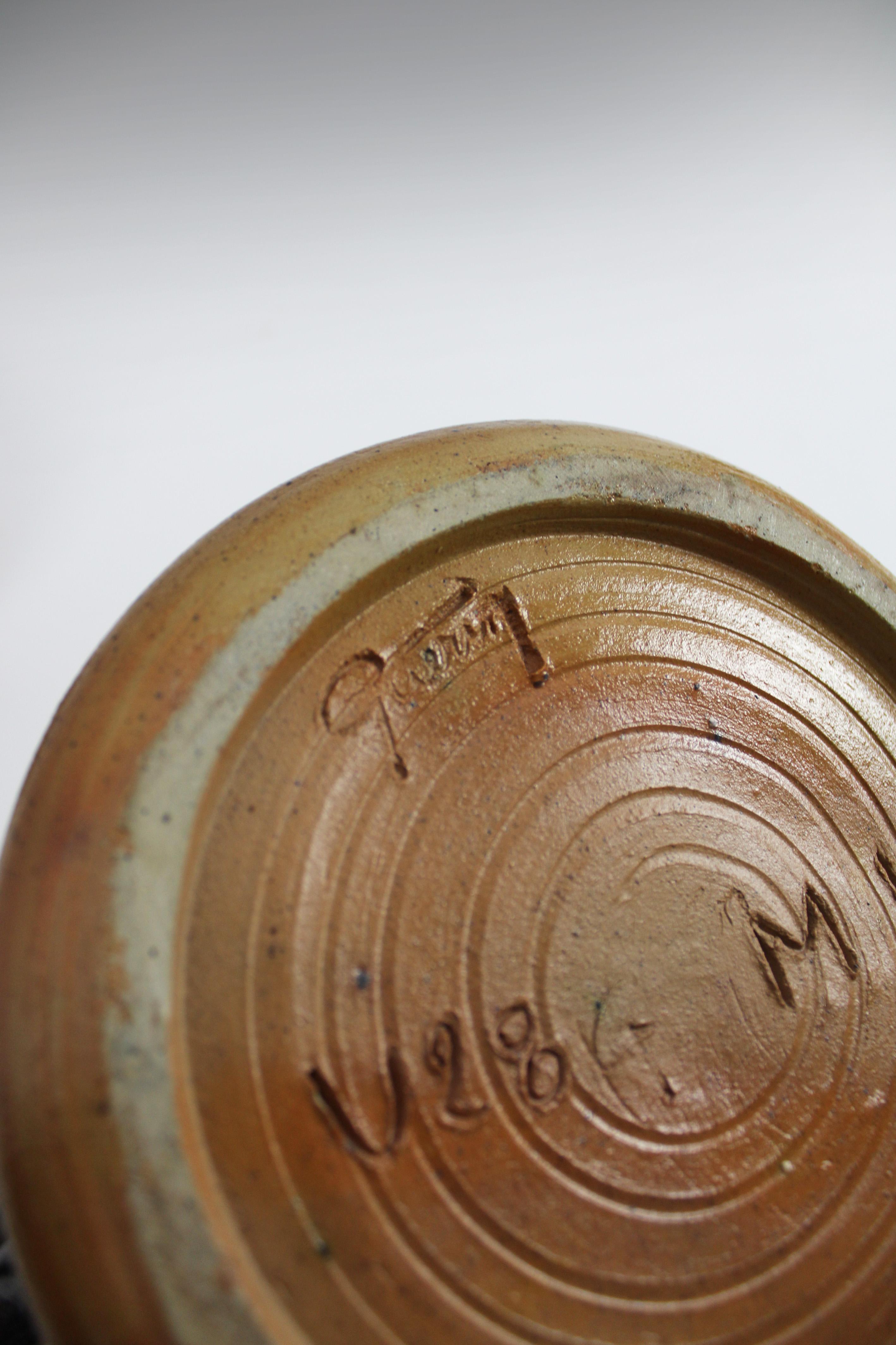 Pichet et 6 carafes en grès émaillé au sel Art Déco signé Guerin Belgique années 1930 en vente 4