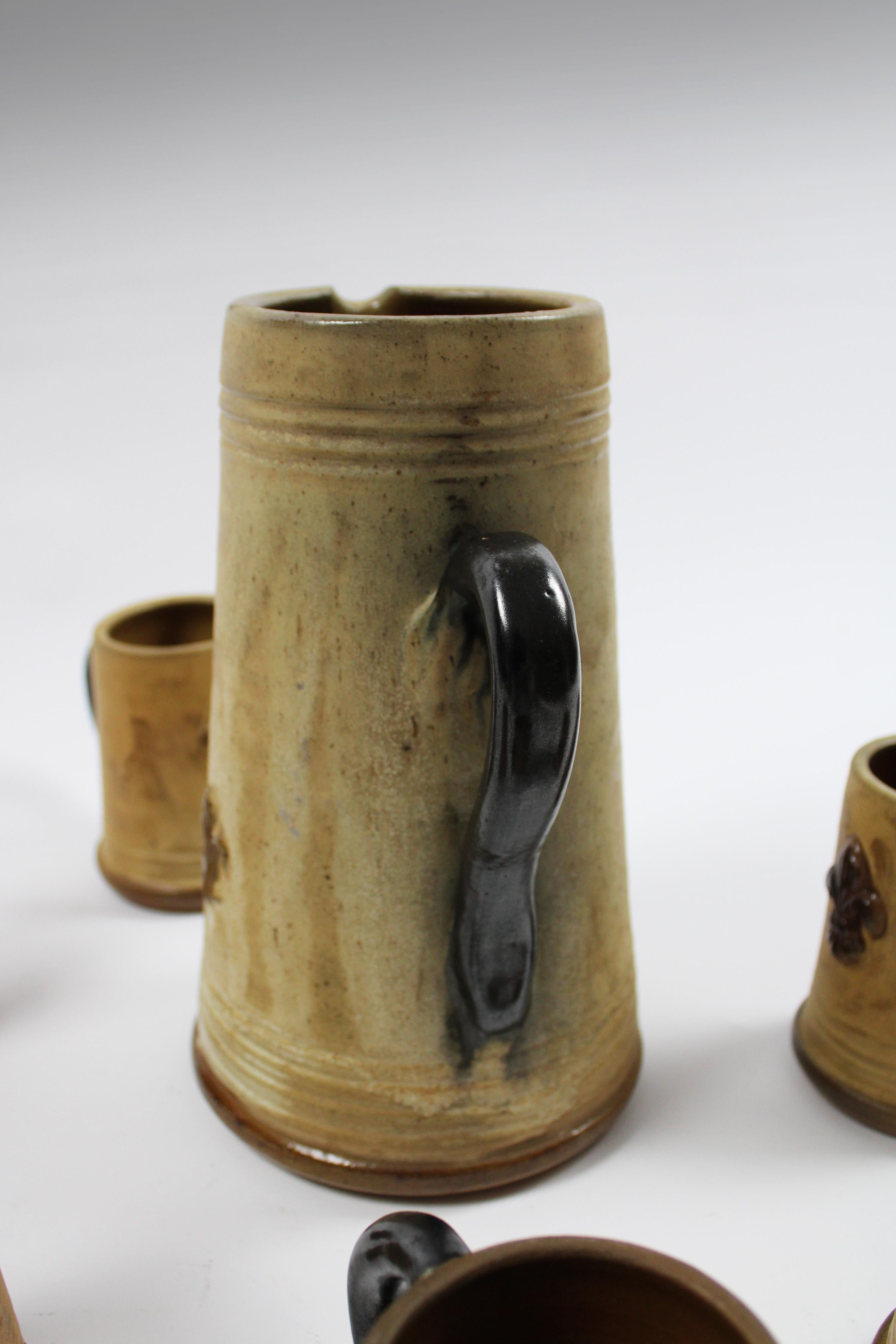 Pichet et 6 carafes en grès émaillé au sel Art Déco signé Guerin Belgique années 1930 en vente 1