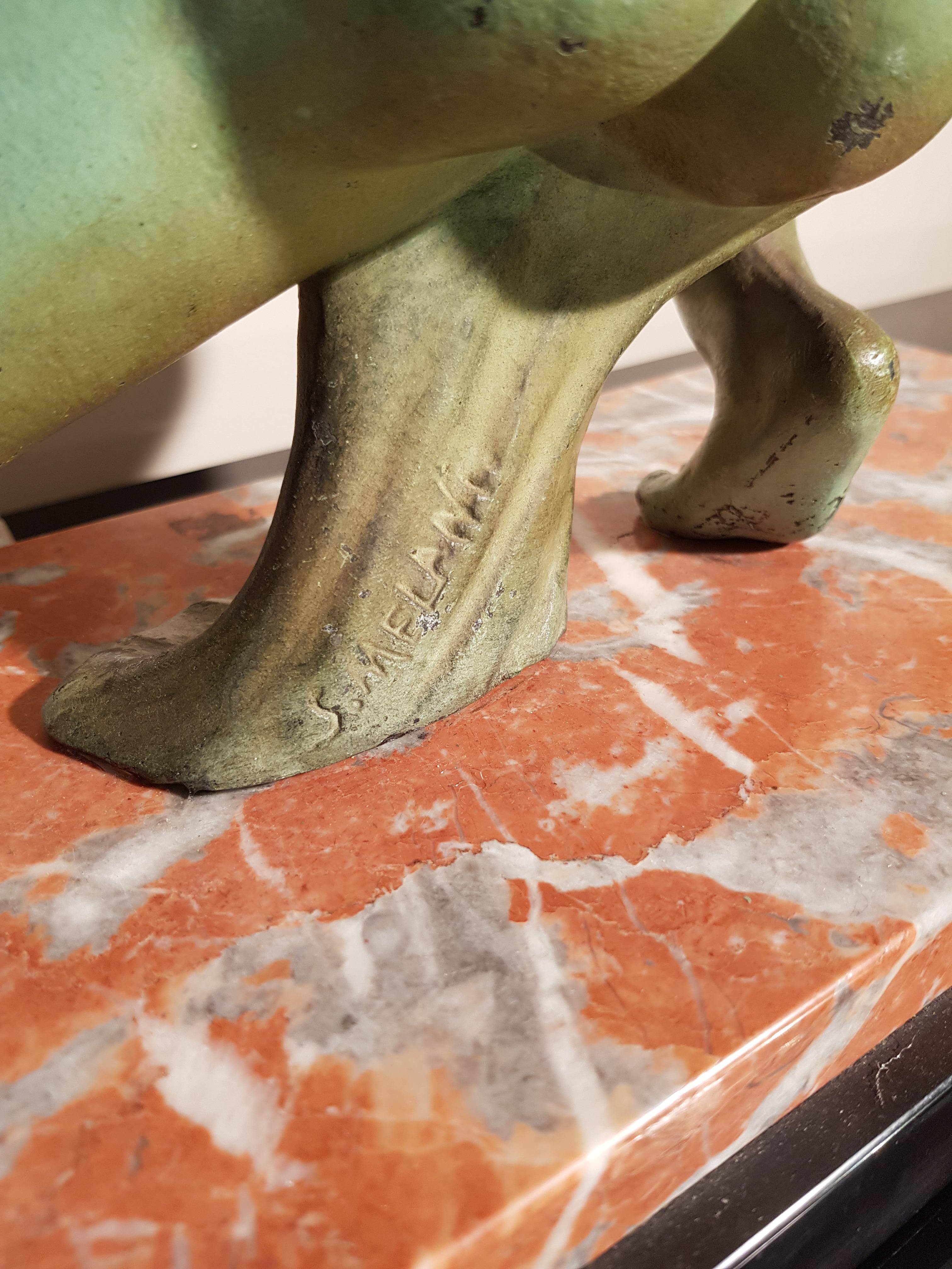 italien Sculpture figurative Art Déco Salvatore Melani Bowman sur socle en marbre:: années 1930