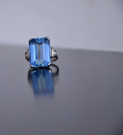 Art Deco Santa Maria Aquamarine Ring in Platinum with Side Baguette Diamonds