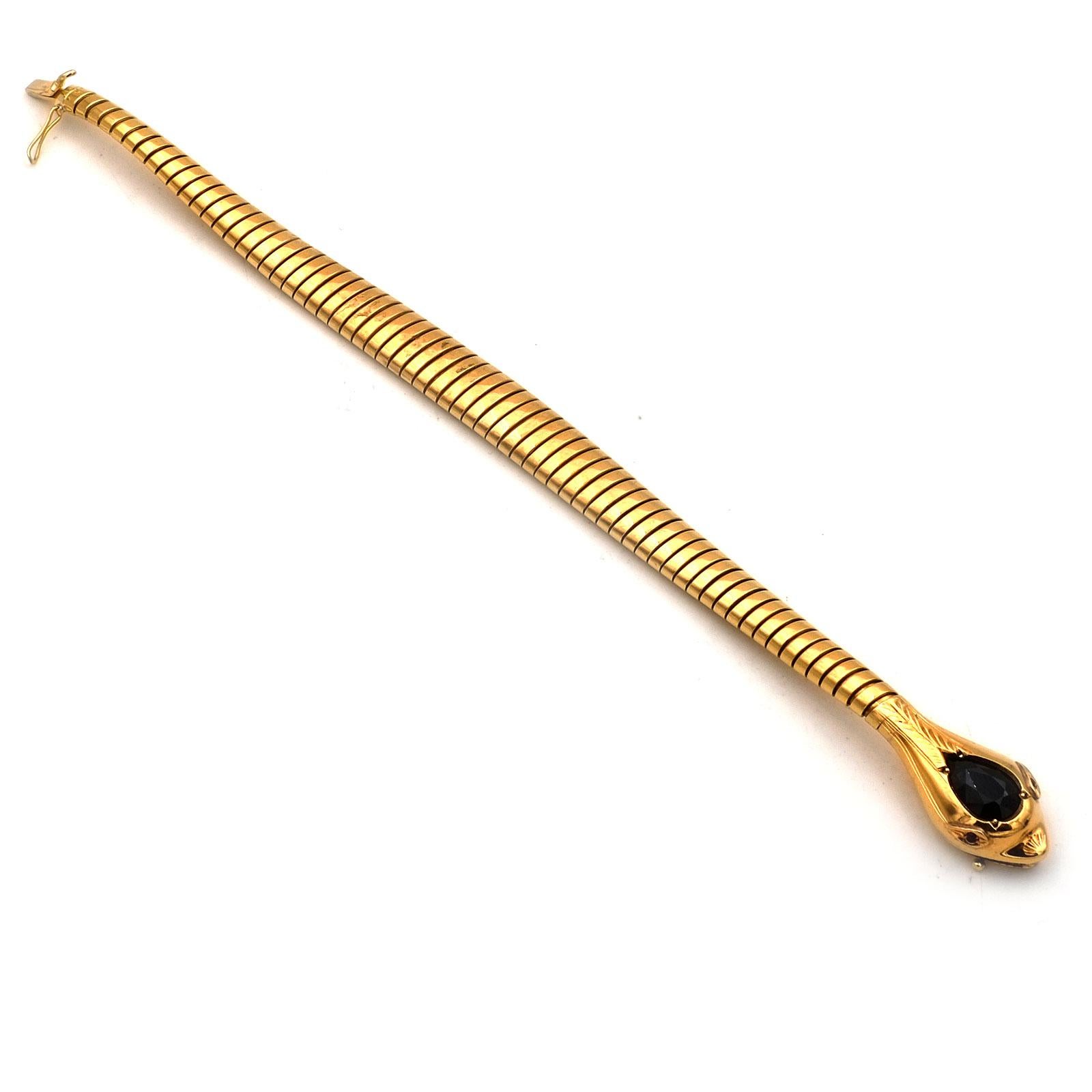 Donna Bracciale Tubogas a serpente in oro 18 carati Art Deco con zaffiro, circa 1925/30 in vendita