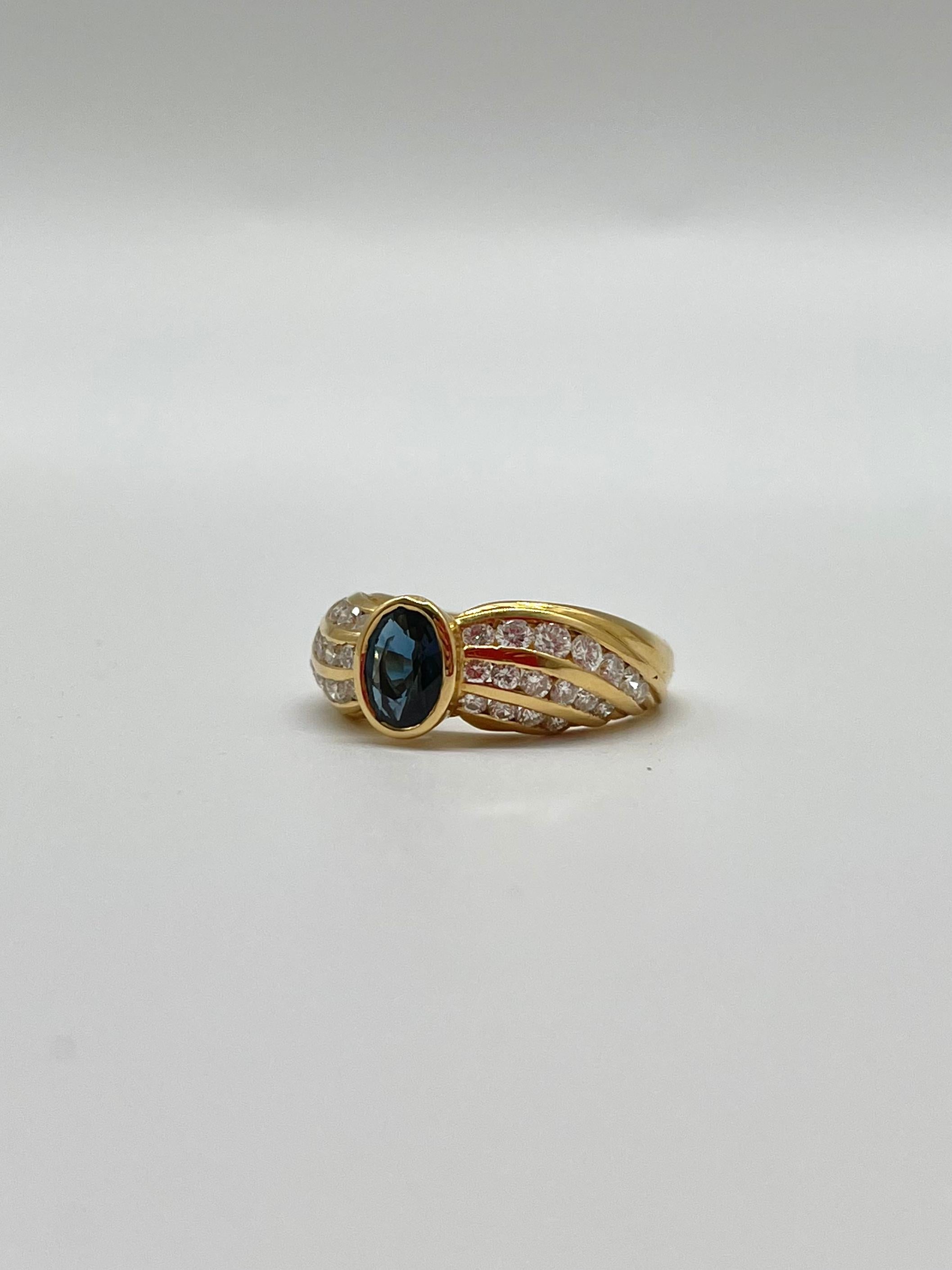 Art Deco Sapphire and Brilliant Cut Diamonds Yellow Gold Cocktail Ring For Sale 1