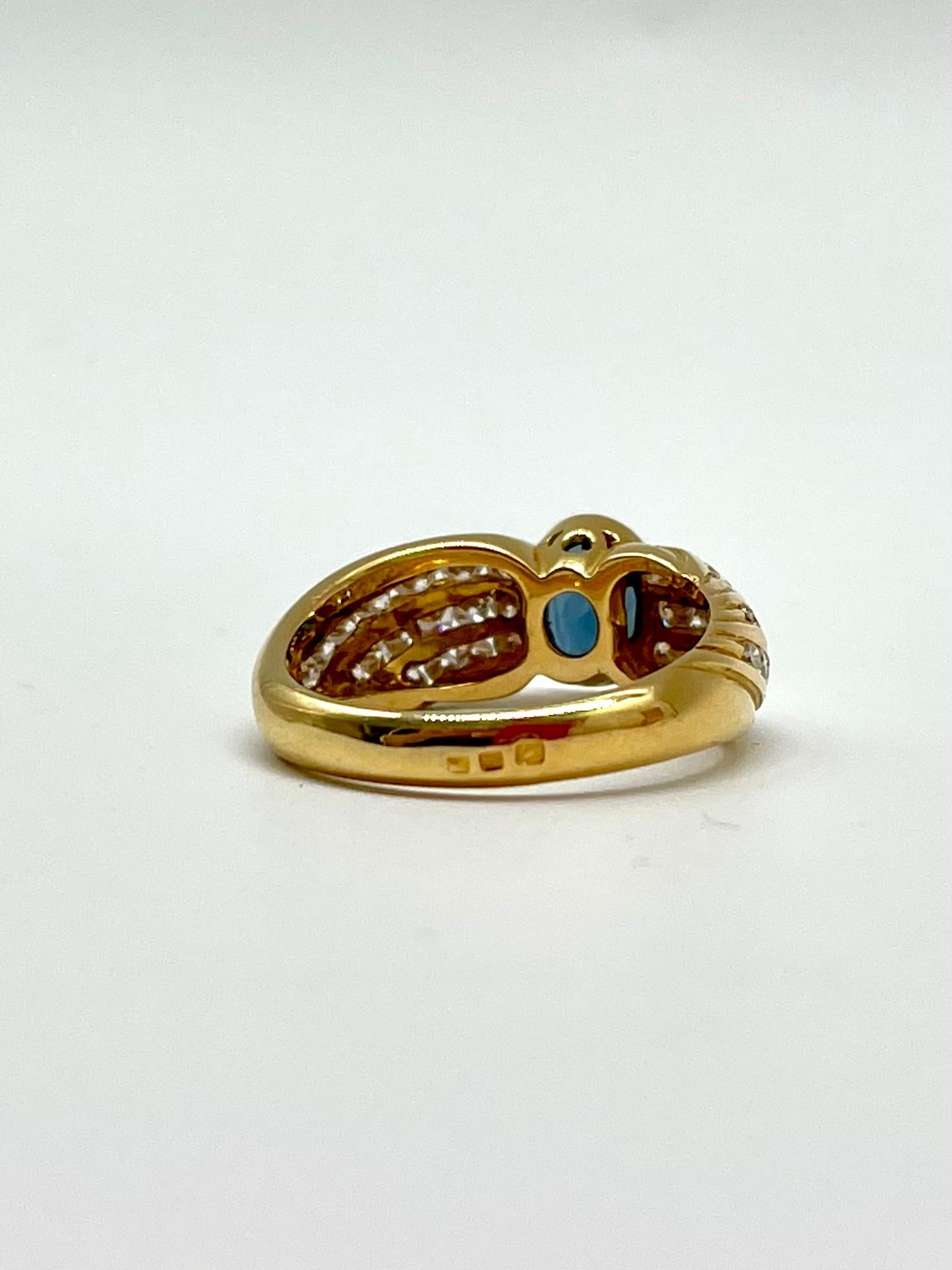 Art Deco Sapphire and Brilliant Cut Diamonds Yellow Gold Cocktail Ring For Sale 2