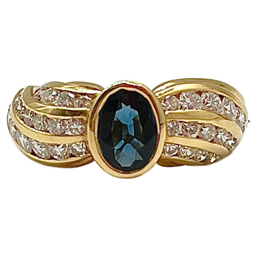 Art Deco Sapphire and Brilliant Cut Diamonds Yellow Gold Cocktail Ring For Sale