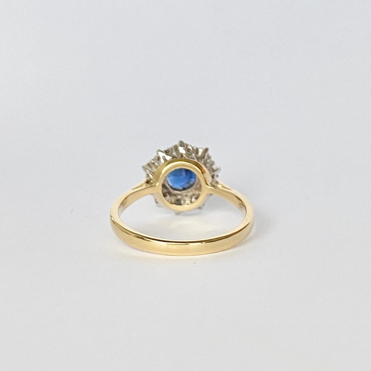 Art Deco Saphir und Diamant 18 Karat und Platin Cluster-Ring im Zustand „Gut“ im Angebot in Chipping Campden, GB