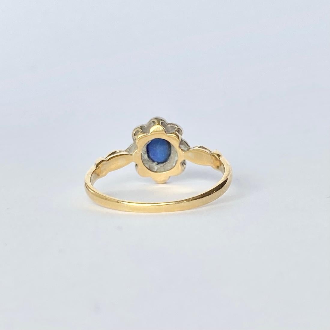Art Deco Saphir und Diamant 18 Karat und Platin Cluster Ring im Zustand „Gut“ in Chipping Campden, GB