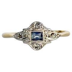 Art Deco Sapphire and Diamond 18 Carat Gold and Platinum Cluster Panel Ring