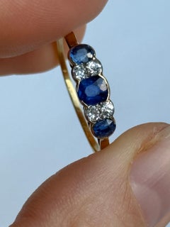 Anello a tre pietre in oro 18 carati con zaffiro e diamante Art Deco