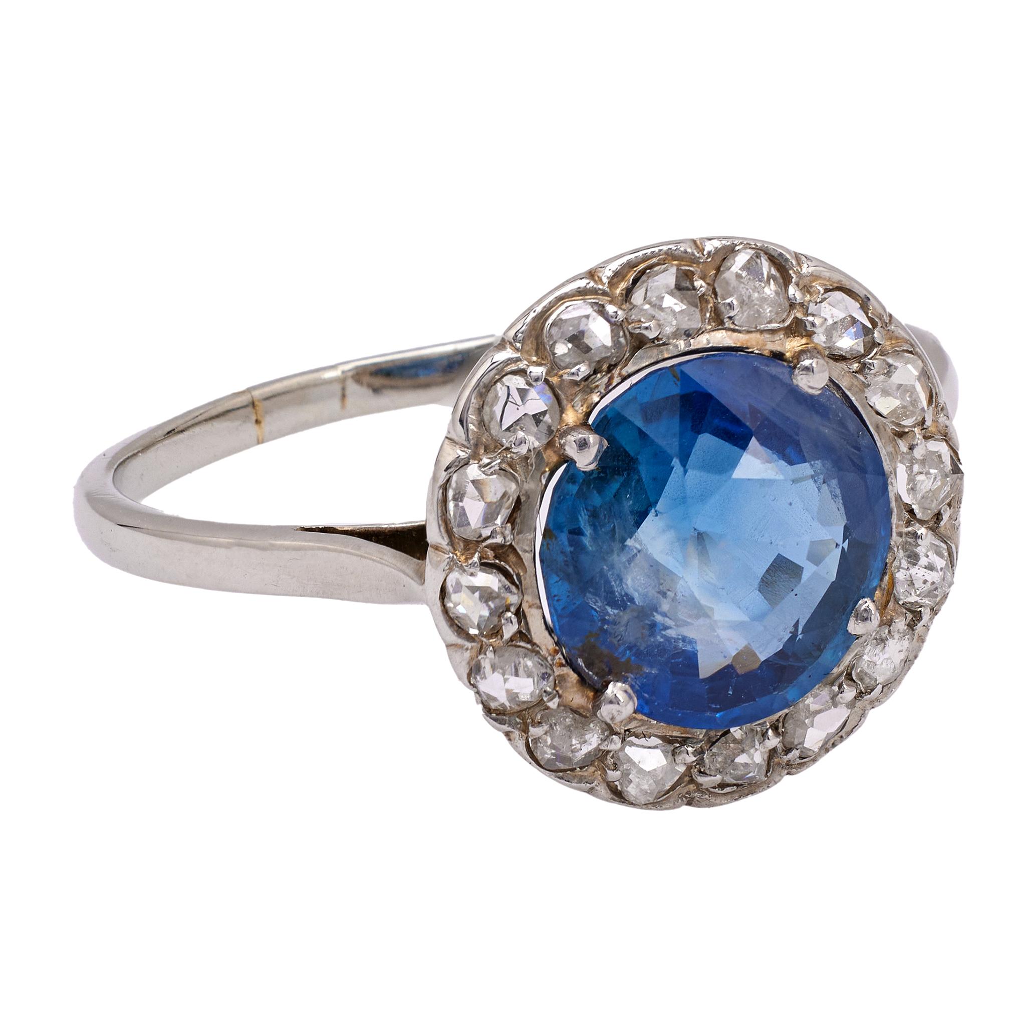 Women's or Men's Art Deco Sapphire and Diamond 18k White Gold Cluster Ring For Sale