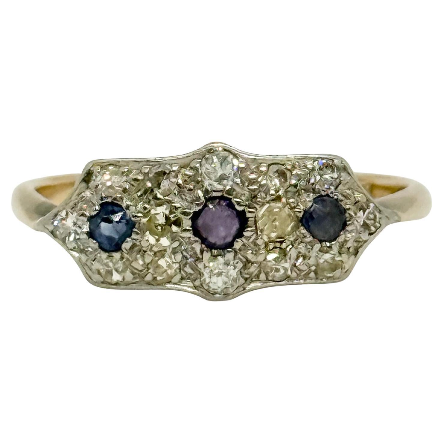Bague à triple grappe Art déco en or 9 carats avec saphirs et diamants en vente