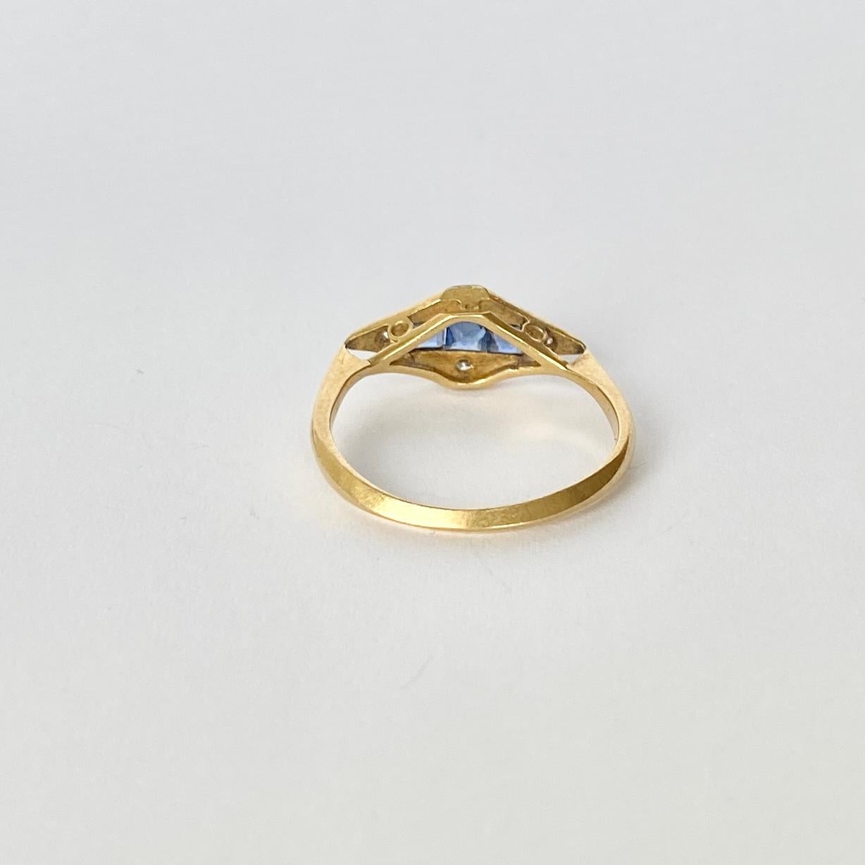 Art Deco Sapphire and Diamond and 18 Carat Gold Ring In Good Condition For Sale In Chipping Campden, GB
