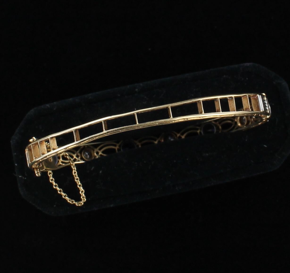 Round Cut Art Deco Sapphire and Diamond Bracelet in Yellow Gold and Platinum For Sale