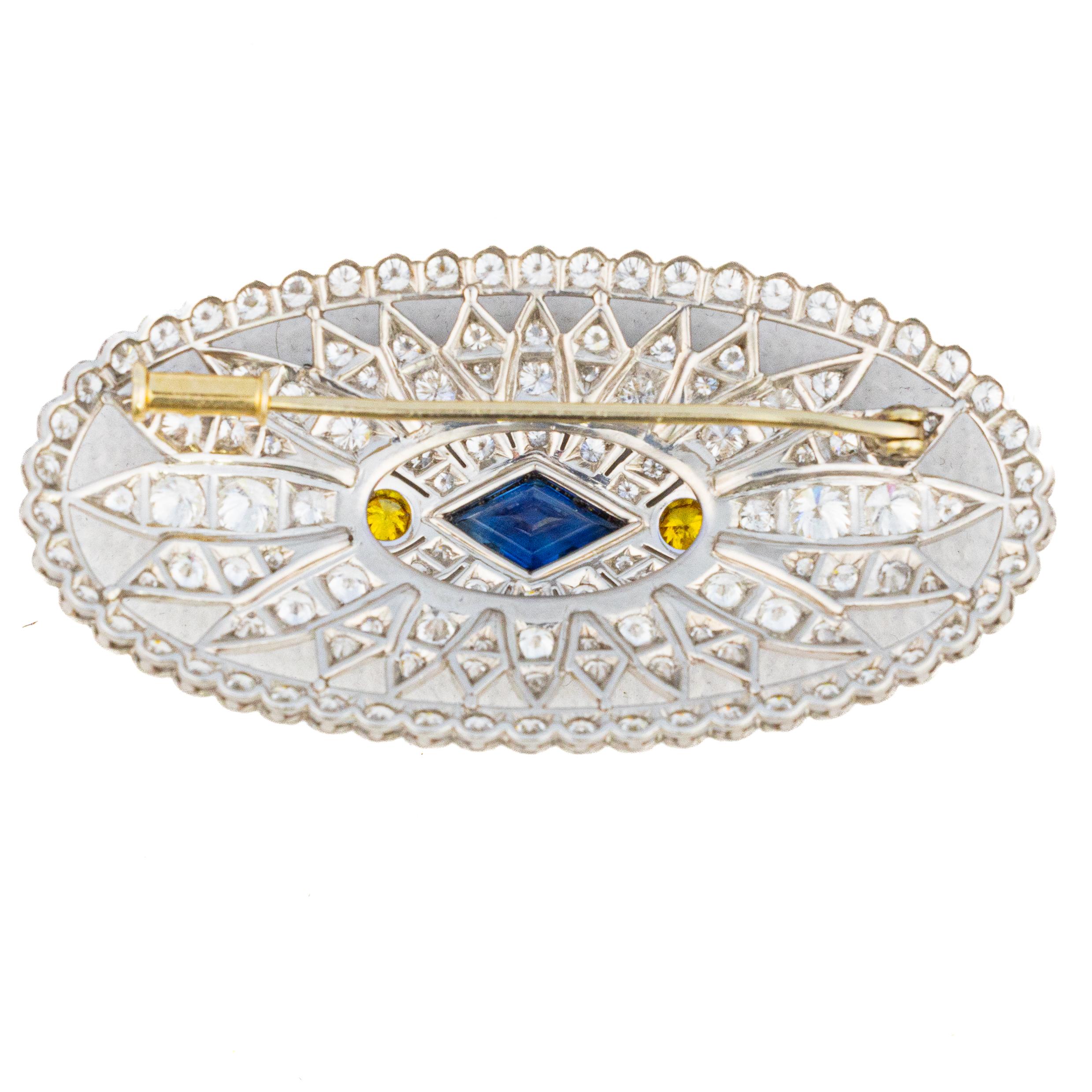 Rétro Spilla Art Deco con zaffiro e diamante in vendita