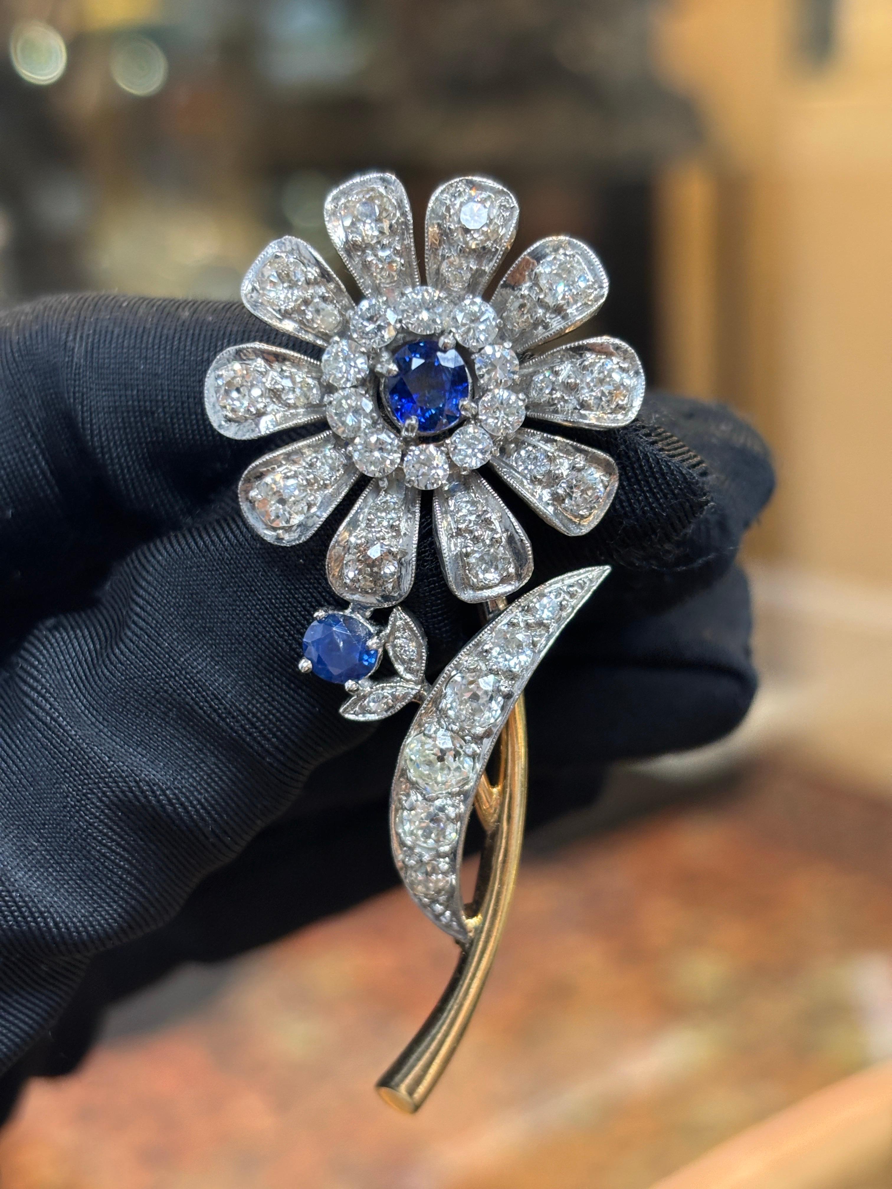 Taille ronde Broche Art déco en saphir et diamants en vente