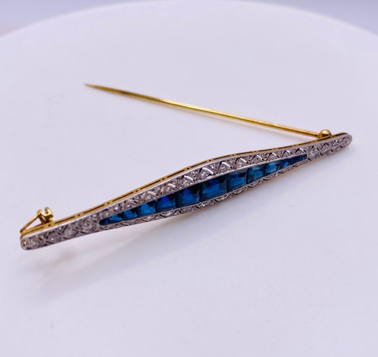Art Deco Sapphire and Diamond Brooch Pin In Good Condition For Sale In DALLAS, TX