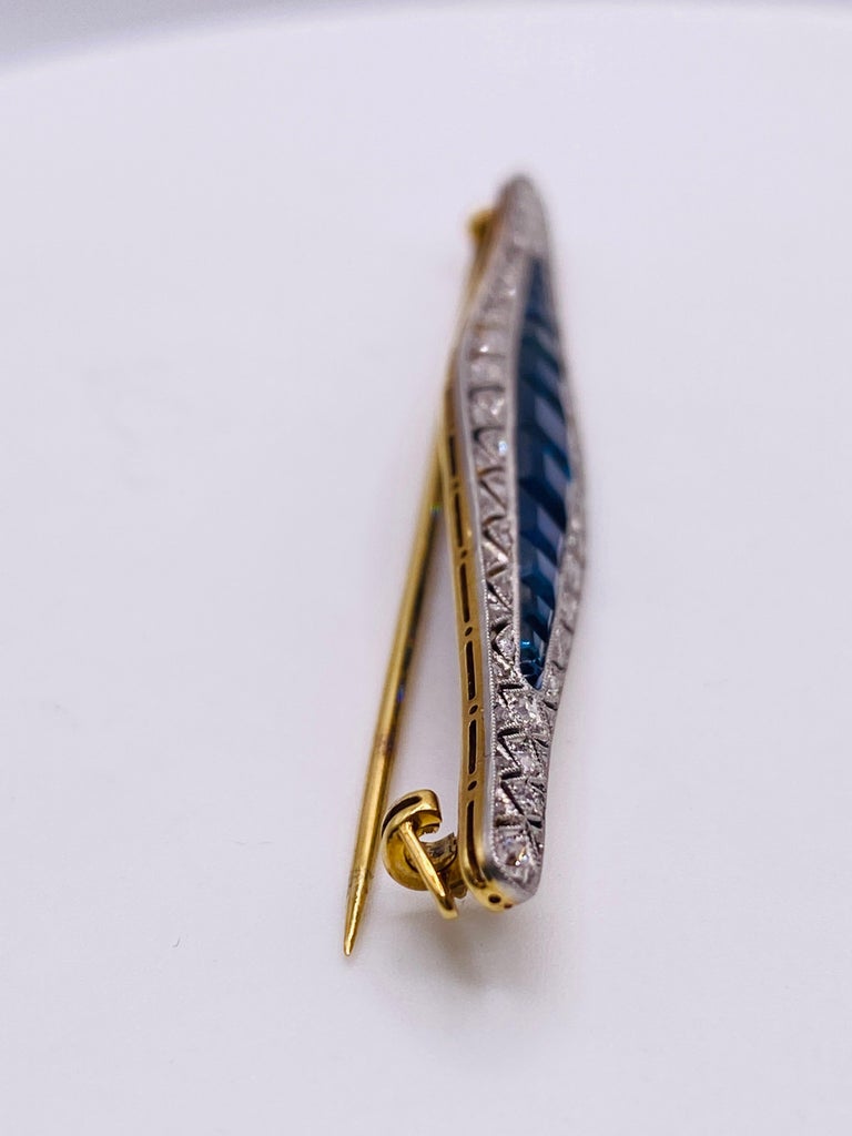 Art Deco Sapphire and Diamond Brooch Pin For Sale 1