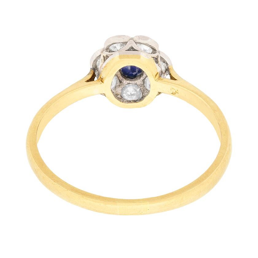 Art Deco Sapphire and Diamond Cluster Ring, circa 1930s In Good Condition In London, GB