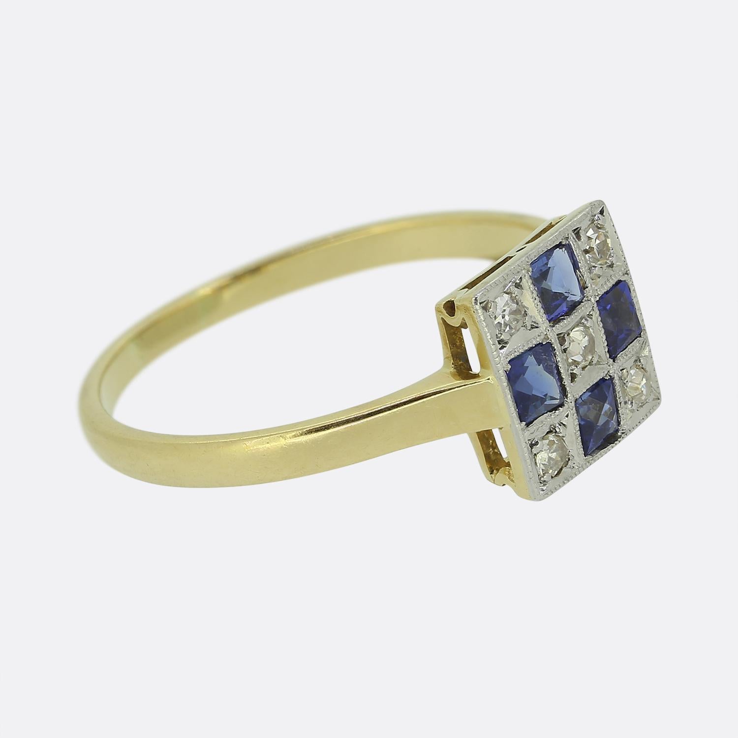 Art Deco Saphir- und Diamant-Cluster-Ring (Art déco) im Angebot